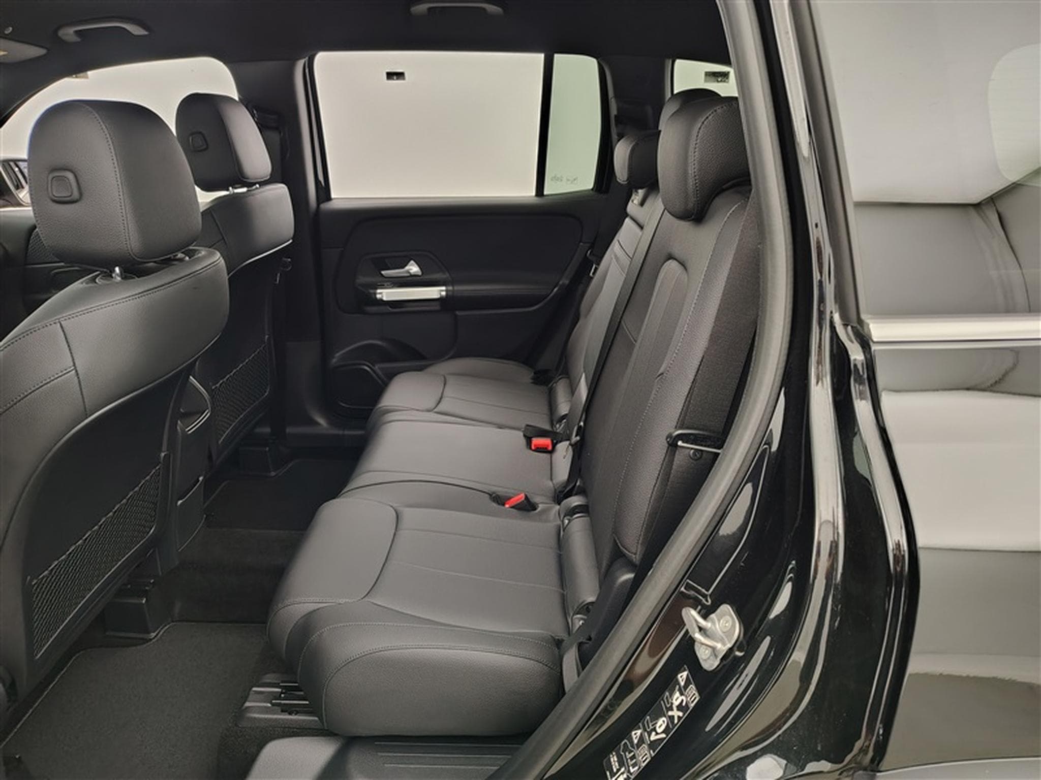 Mercedes GLB 180 GLB 180 d Luxury Line 7P/CUIR/NAVI/FULL LED/JA18 (2024) - Photo 13