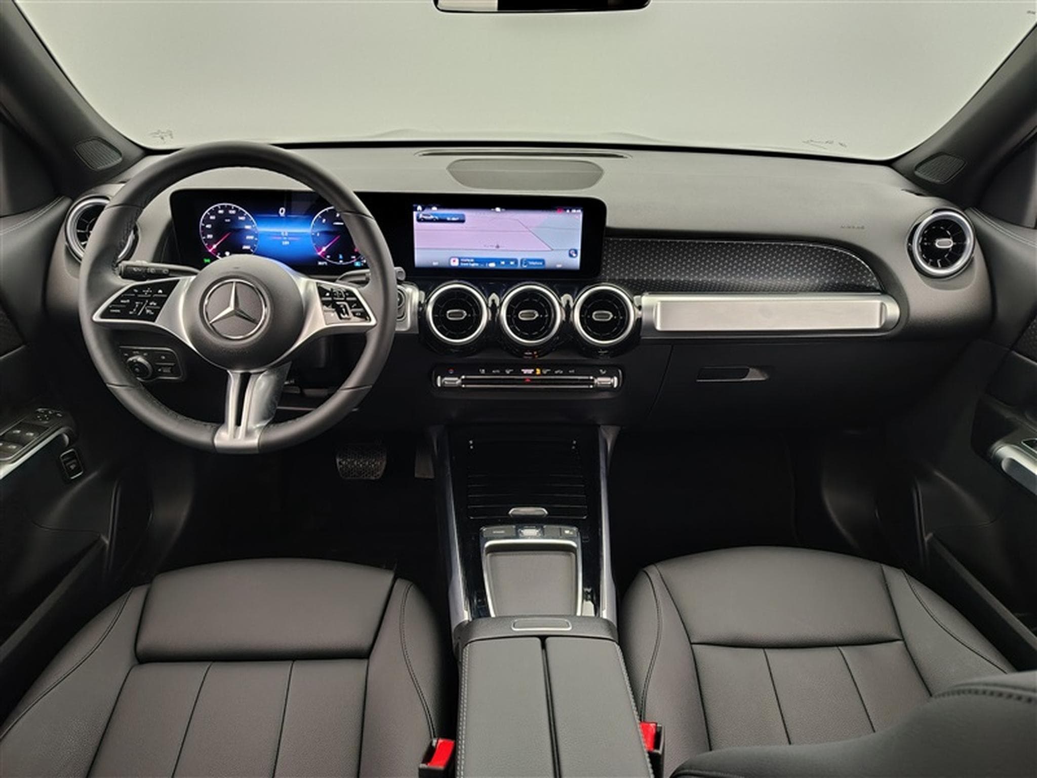Mercedes GLB 180 GLB 180 d Luxury Line 7P/CUIR/NAVI/FULL LED/JA18 (2024) - Photo 8