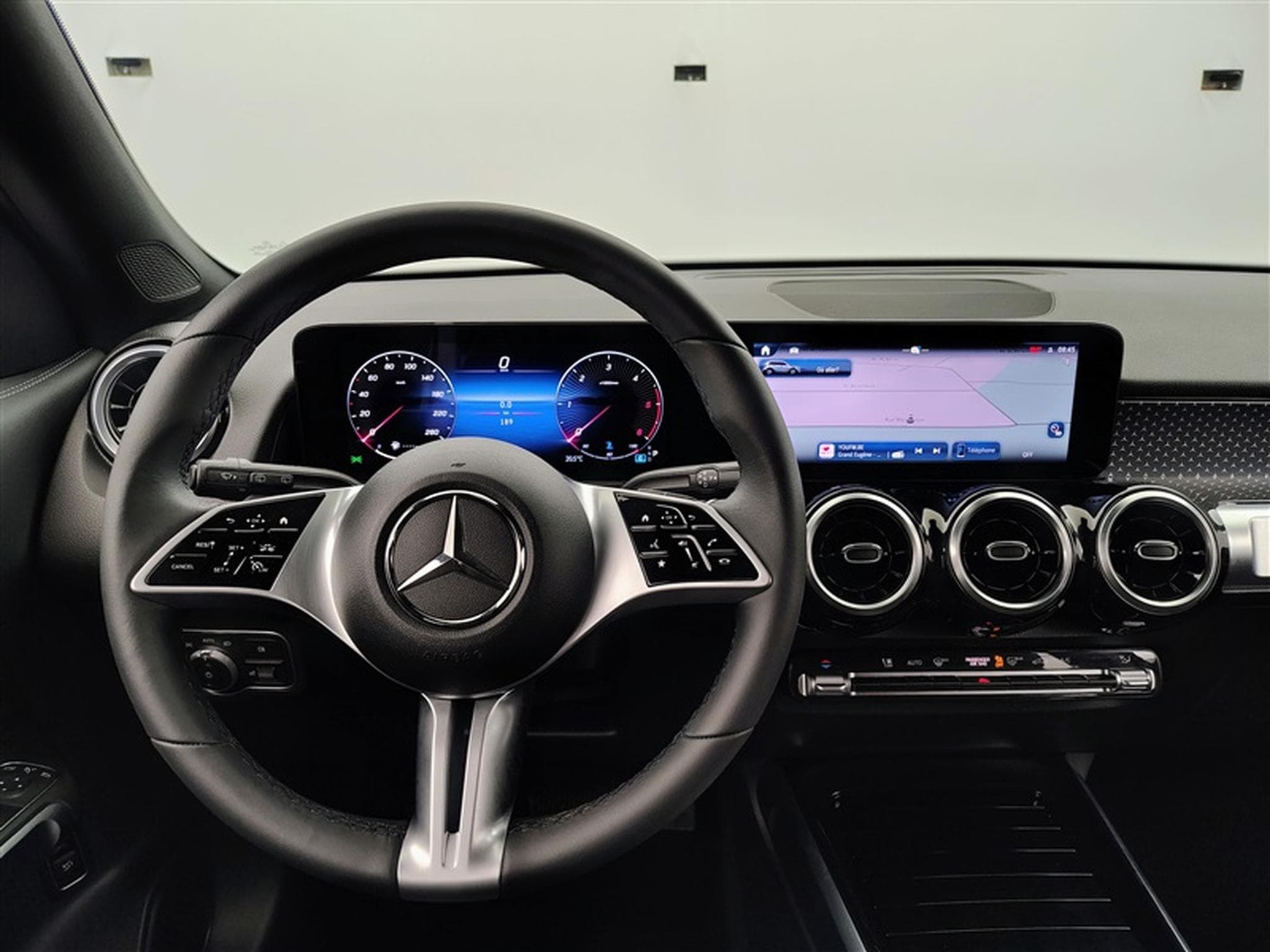 Mercedes GLB 180 GLB 180 d Luxury Line 7P/CUIR/NAVI/FULL LED/JA18 (2024) - Photo 9