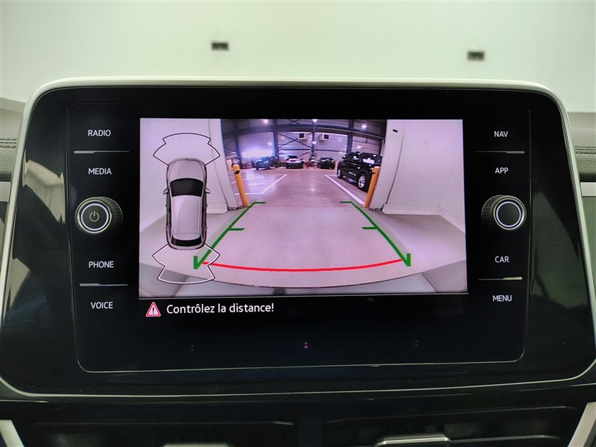 VW T-Roc 1.5 TSI 150cv DSG R-Line CARPLAY / FULL LED / KEYLESS / CAM (2022) - Photo 18
