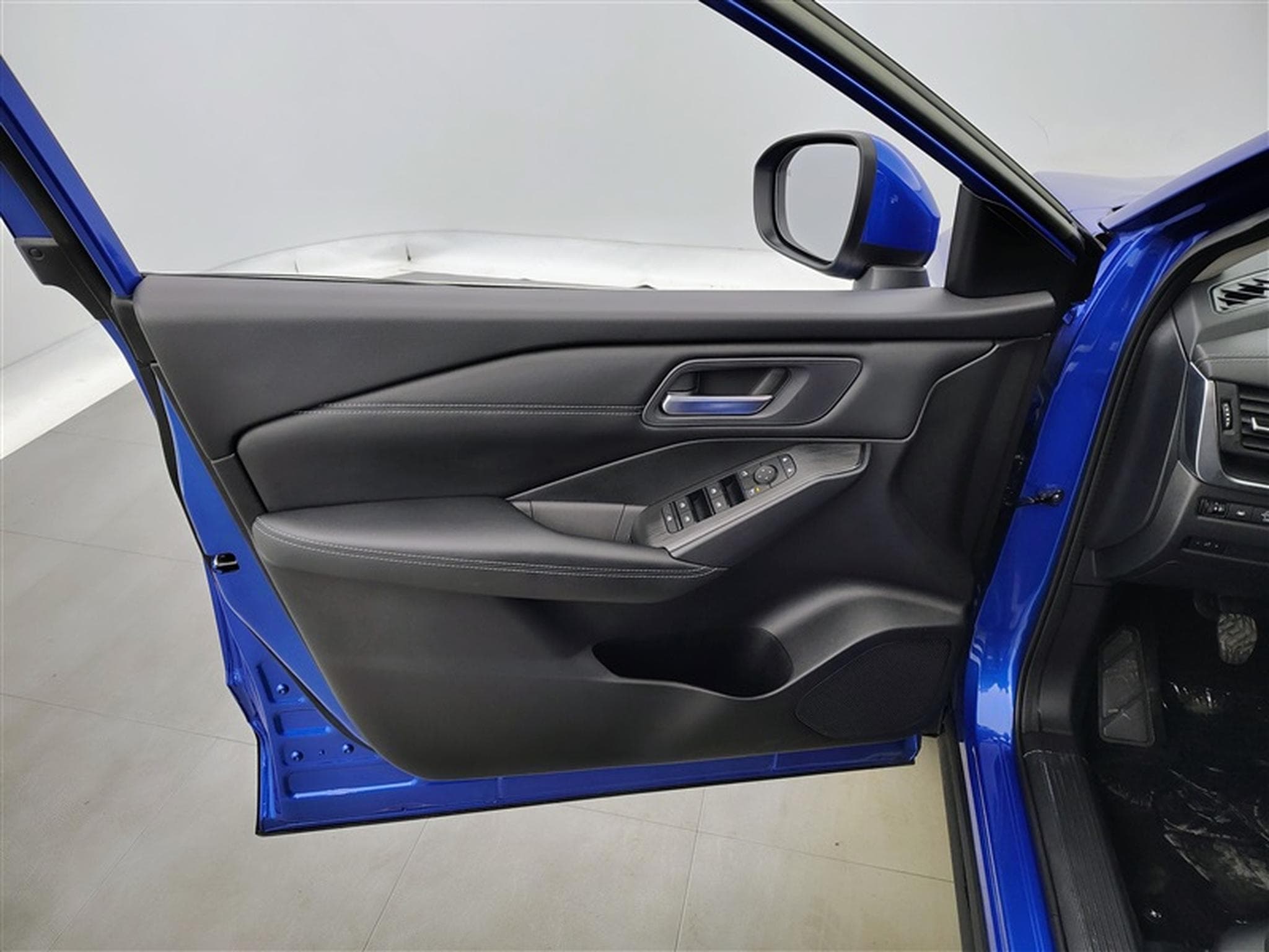 Nissan Qashqai 1.3 DIG-T MHEV Visia (2023) - Photo 17