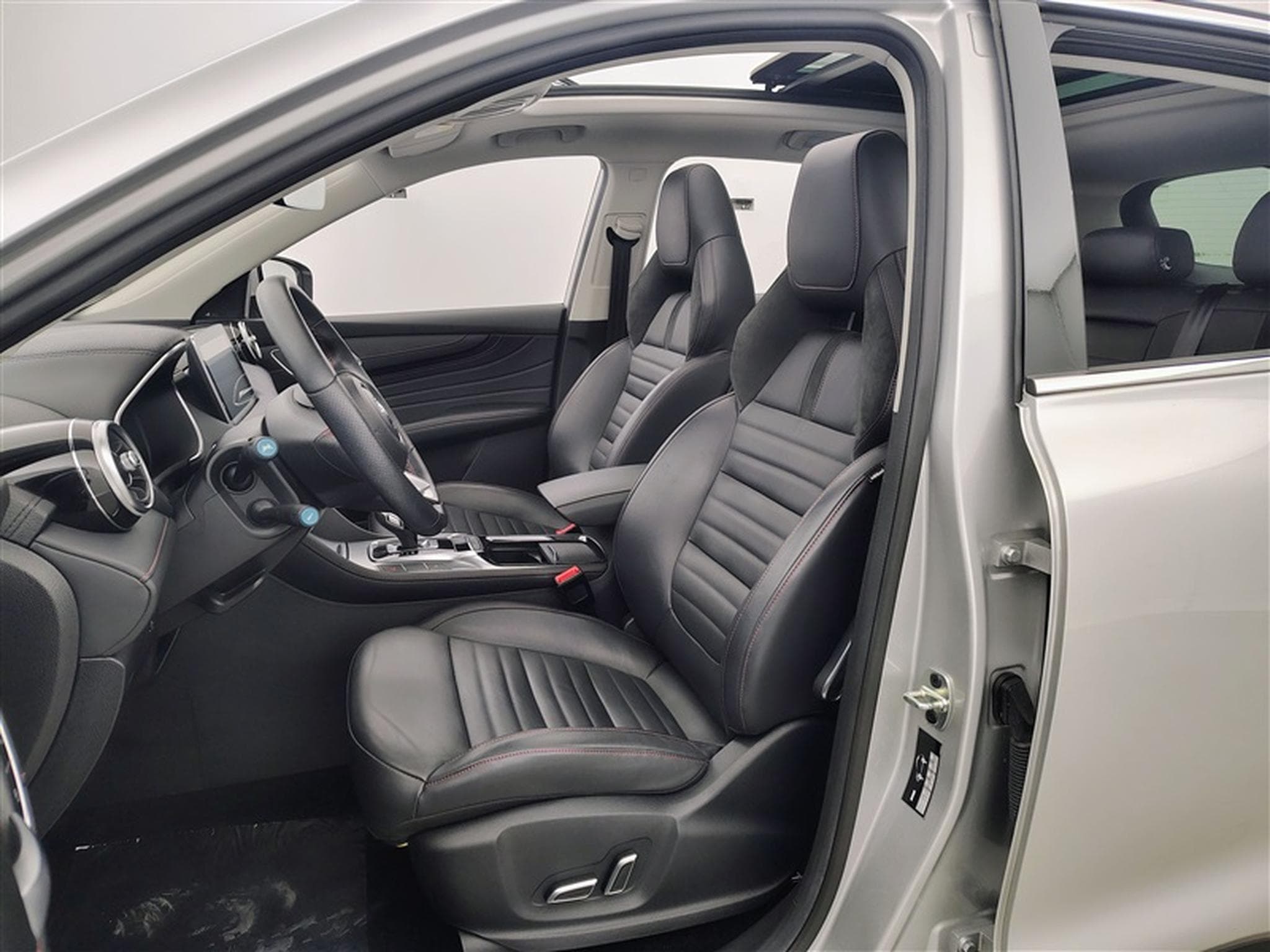 MG HS 1.5 T-GDi Luxury DCT (2023) - Photo 7