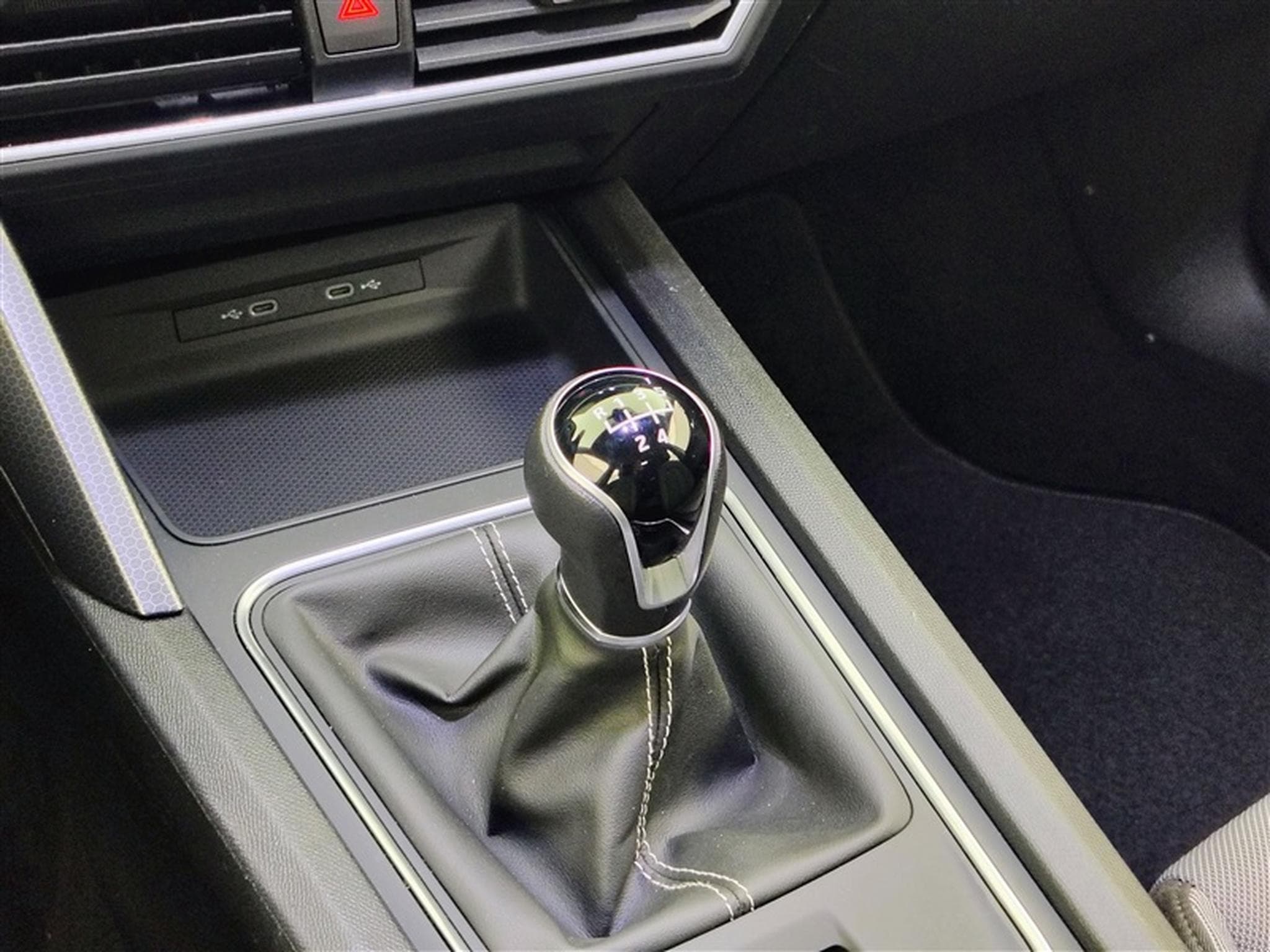 Seat Leon 1.0 EcoTSI Move! NAVI/LED/JA16/PDC AV AR (2023) - Photo 12