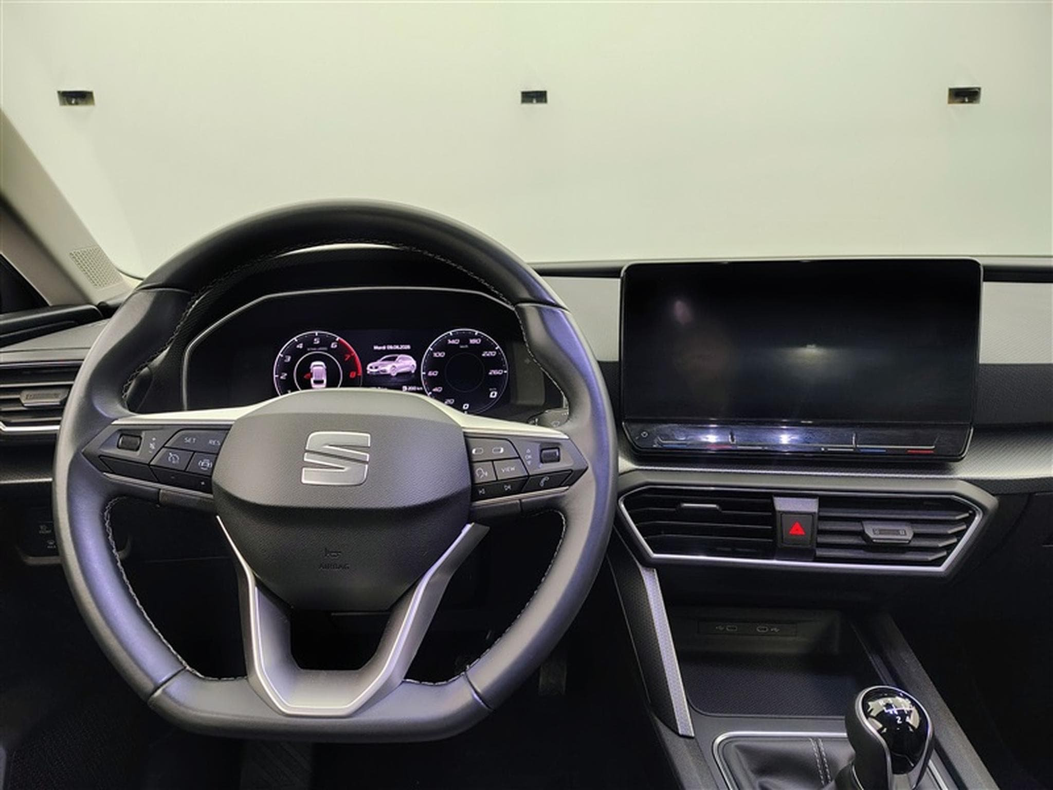 Seat Leon 1.0 EcoTSI Move! NAVI/LED/JA16/PDC AV AR (2023) - Photo 9