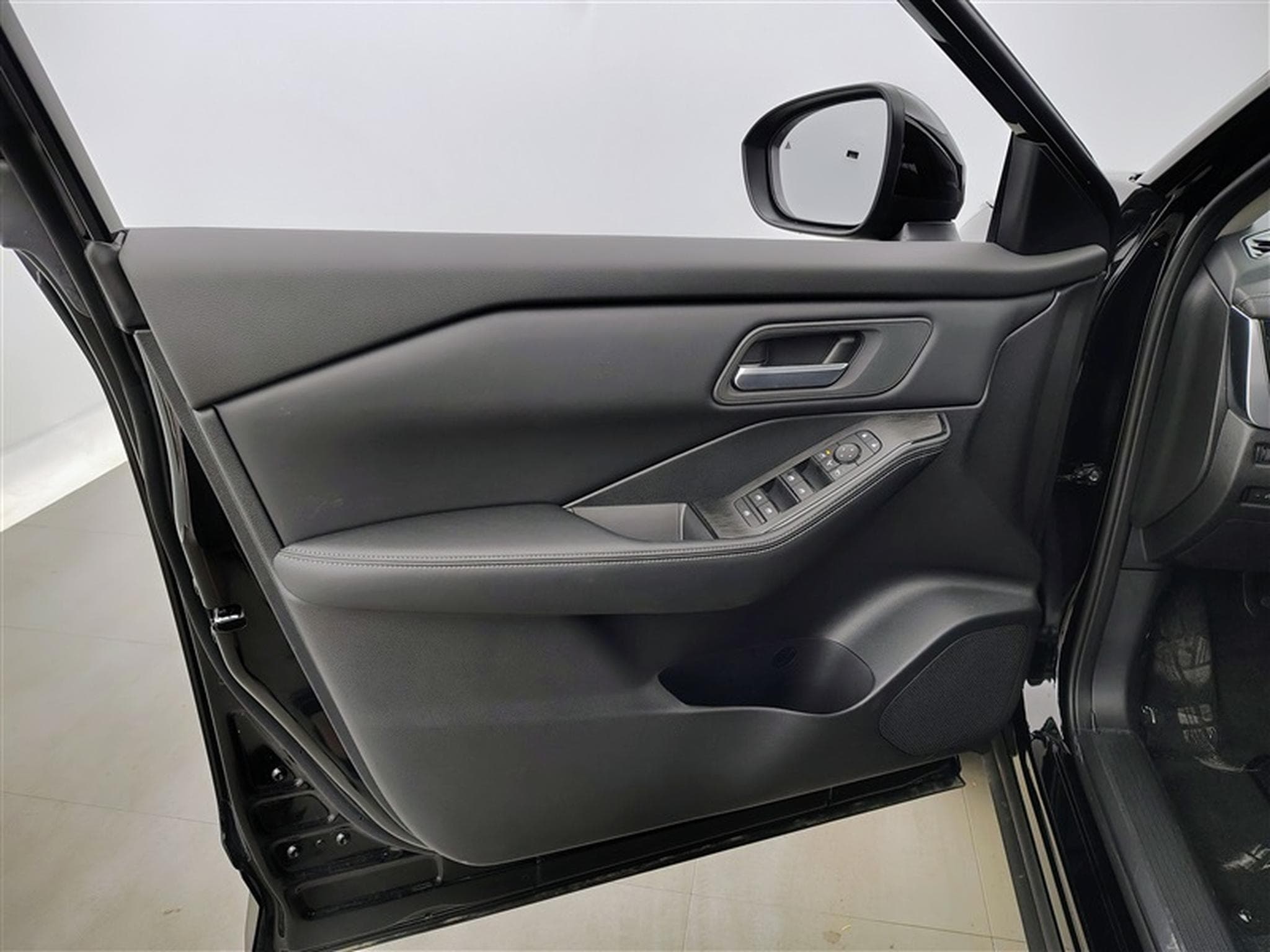 Nissan X-Trail 1.5 DIG-T 2WD X-Tronic Acenta 7pl. CARPLAY / FULL LED / CAM (2026) - Photo 17