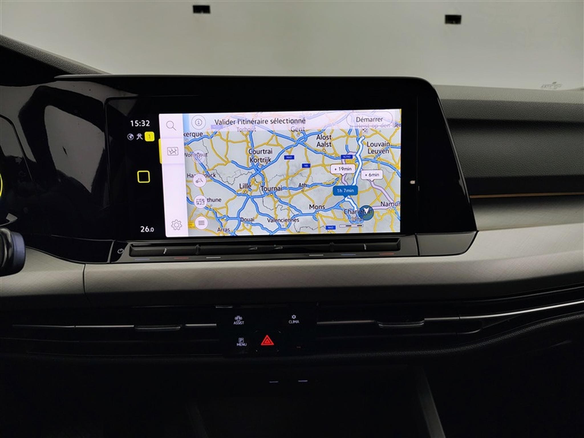 VW Golf 1.0 eTSI 110cv DSG Business NAVI / FULL LED / ALCANTARA (2022) - Photo 11