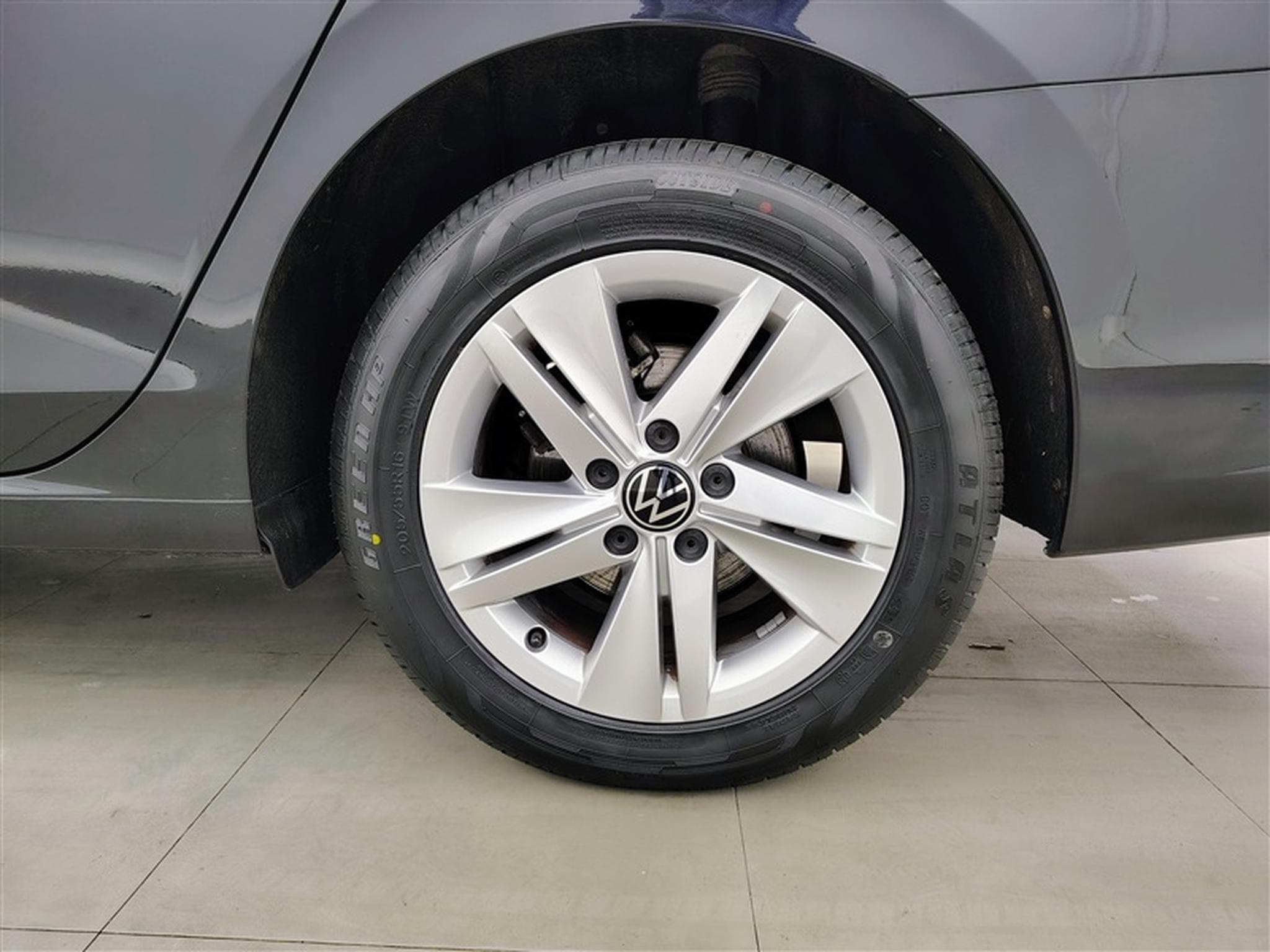 VW Golf 1.0 eTSI 110cv DSG Business NAVI / FULL LED / ALCANTARA (2022) - Photo 6
