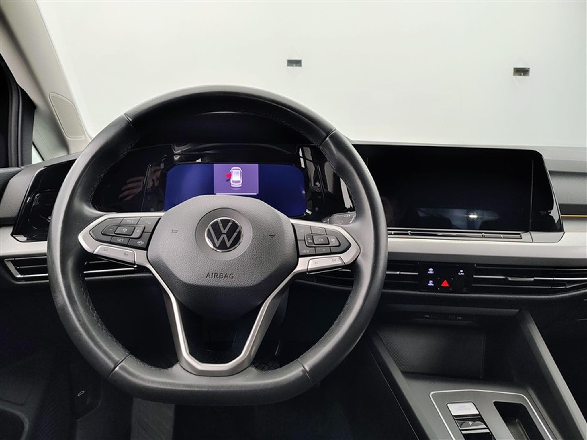 VW Golf 1.0 eTSI 110cv DSG Business NAVI / FULL LED / ALCANTARA (2022) - Photo 9