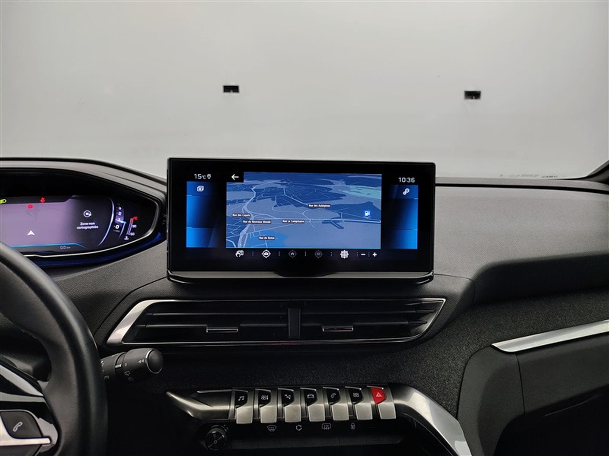 Peugeot 5008 1.2 PureTech Allure Pack 7PL NAVI / S-CUIR / FULL LED (2023) - Photo 11
