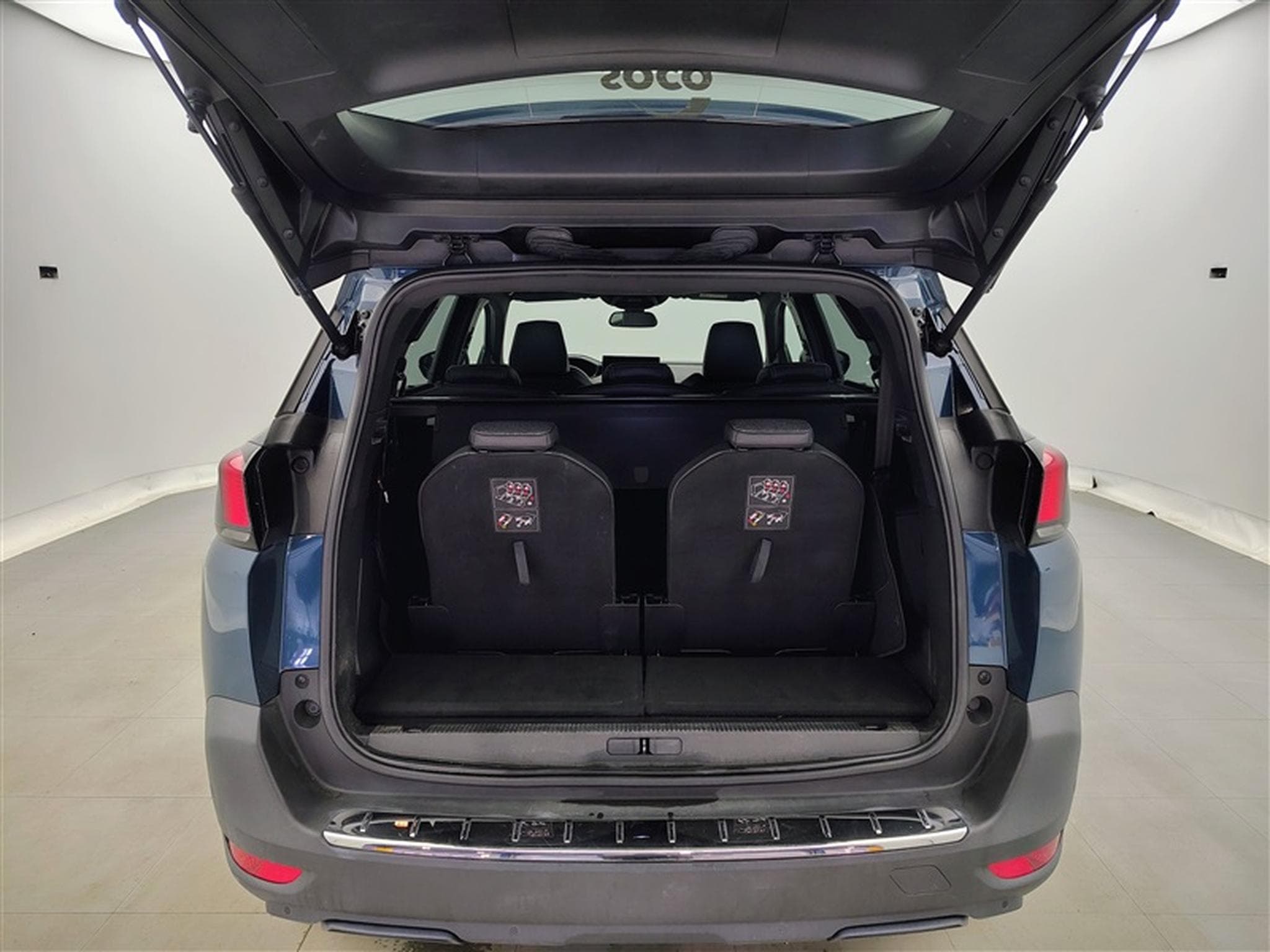 Peugeot 5008 1.2 PureTech Allure Pack 7PL NAVI / S-CUIR / FULL LED (2023) - Photo 14