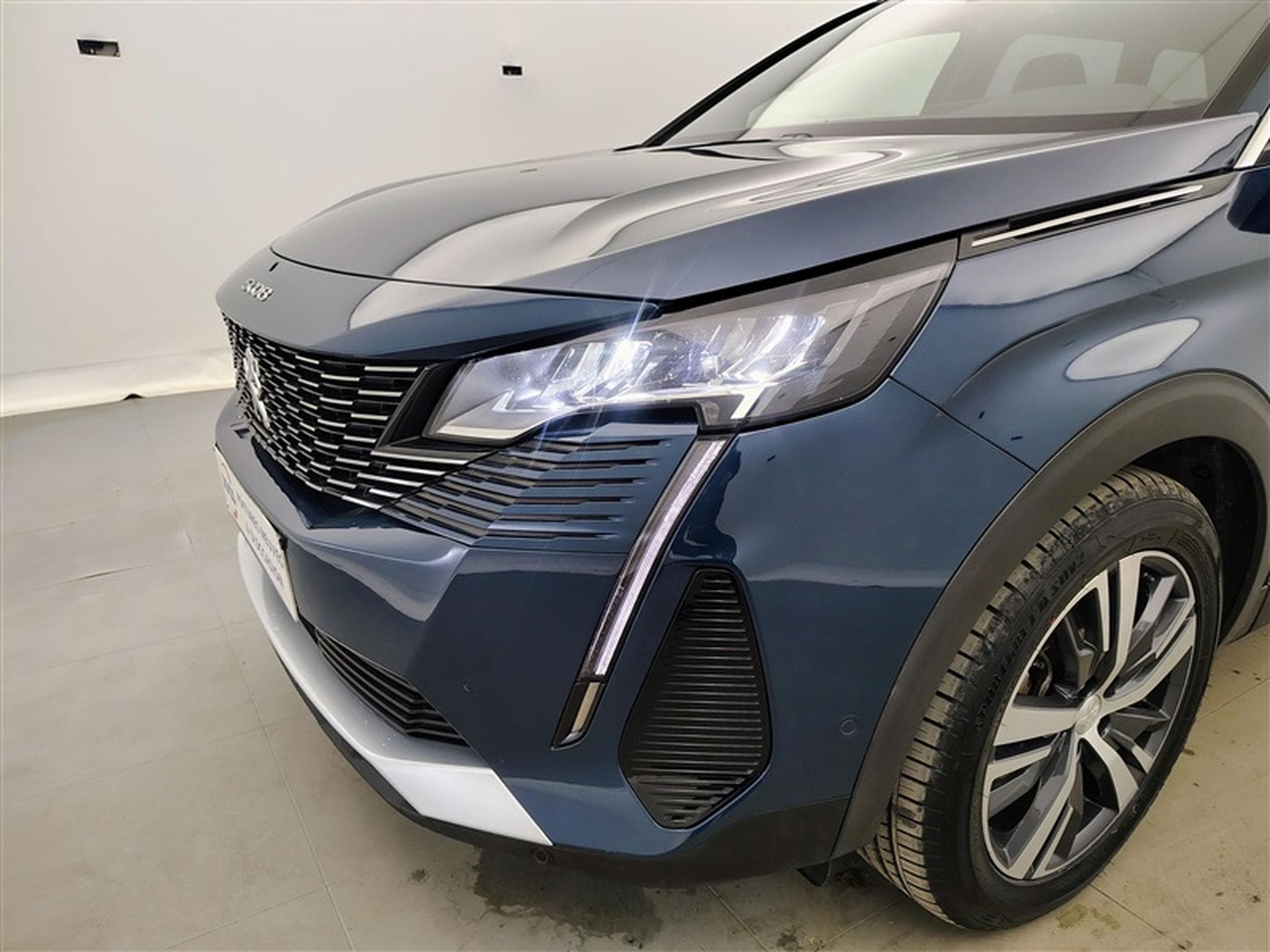 Peugeot 5008 1.2 PureTech Allure Pack 7PL NAVI / S-CUIR / FULL LED (2023) - Photo 15
