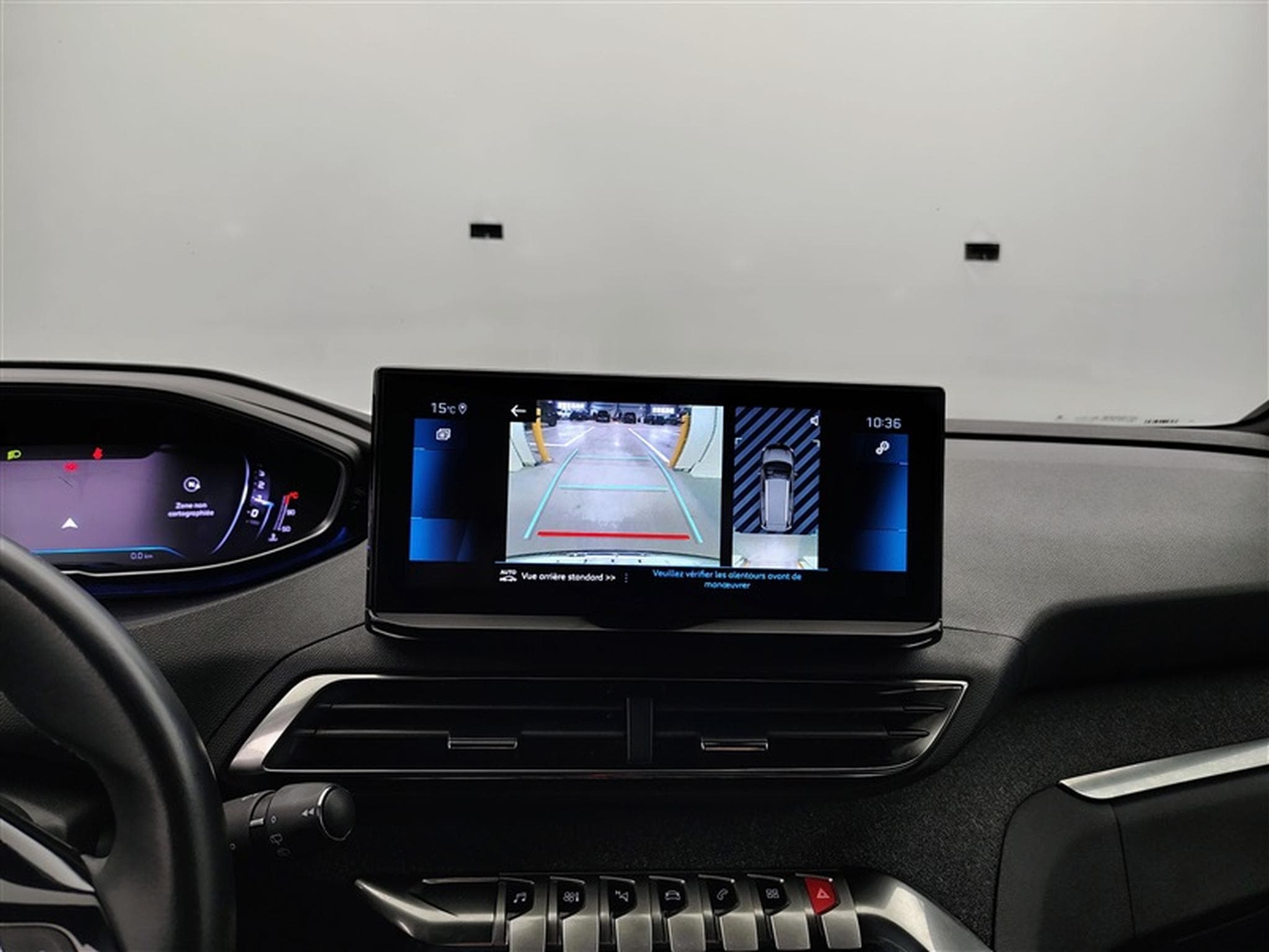 Peugeot 5008 1.2 PureTech Allure Pack 7PL NAVI / S-CUIR / FULL LED (2023) - Photo 18