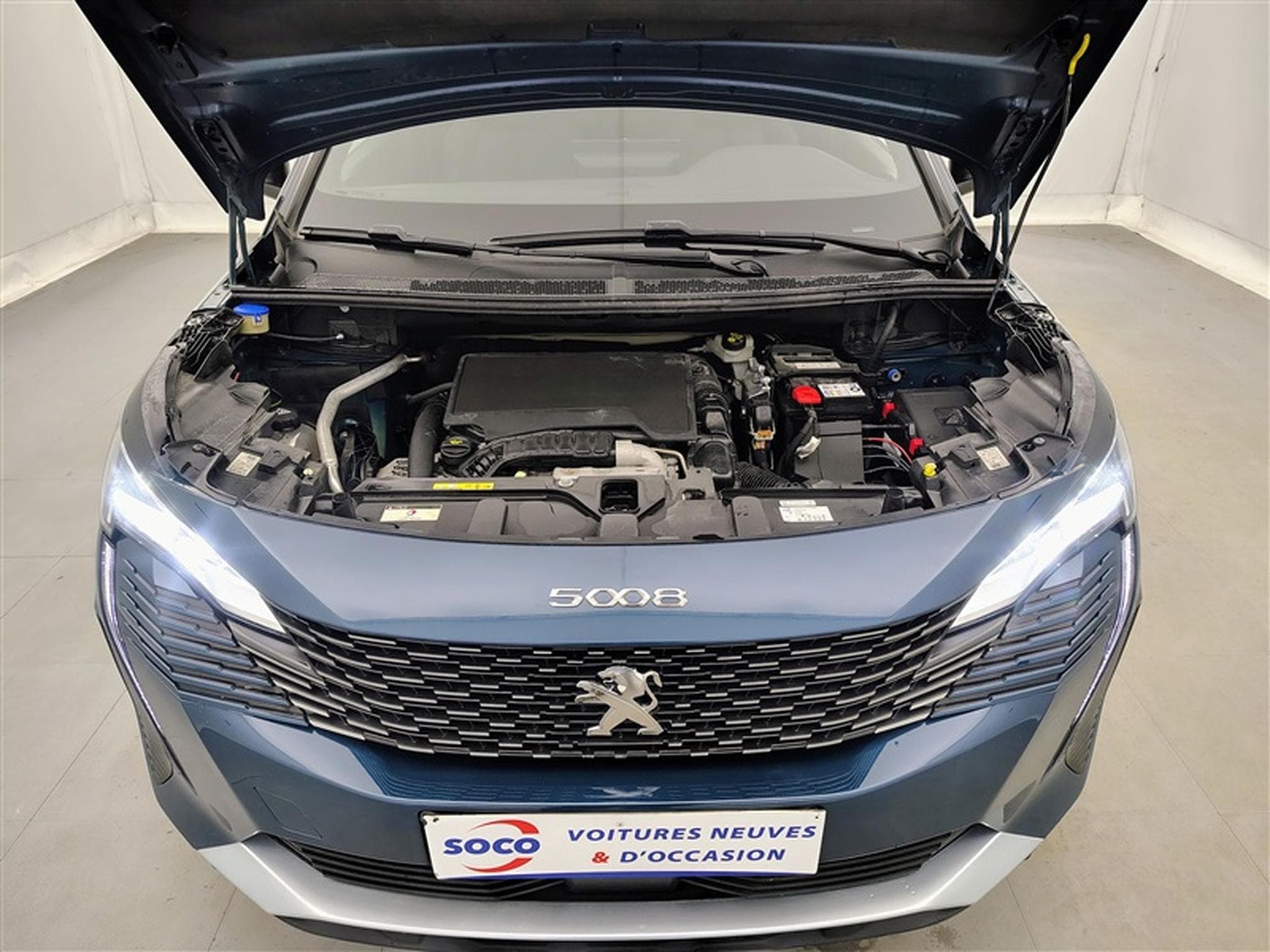 Peugeot 5008 1.2 PureTech Allure Pack 7PL NAVI / S-CUIR / FULL LED (2023) - Photo 21
