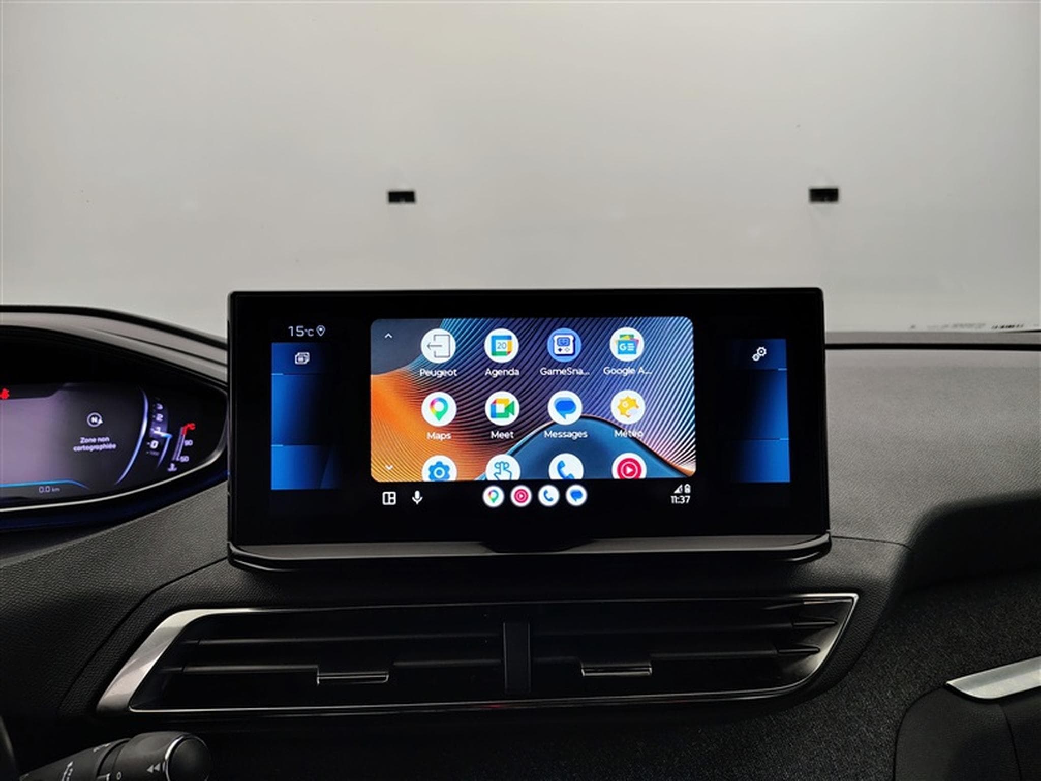 Peugeot 5008 1.2 PureTech Allure Pack 7PL NAVI / S-CUIR / FULL LED (2023) - Photo 22