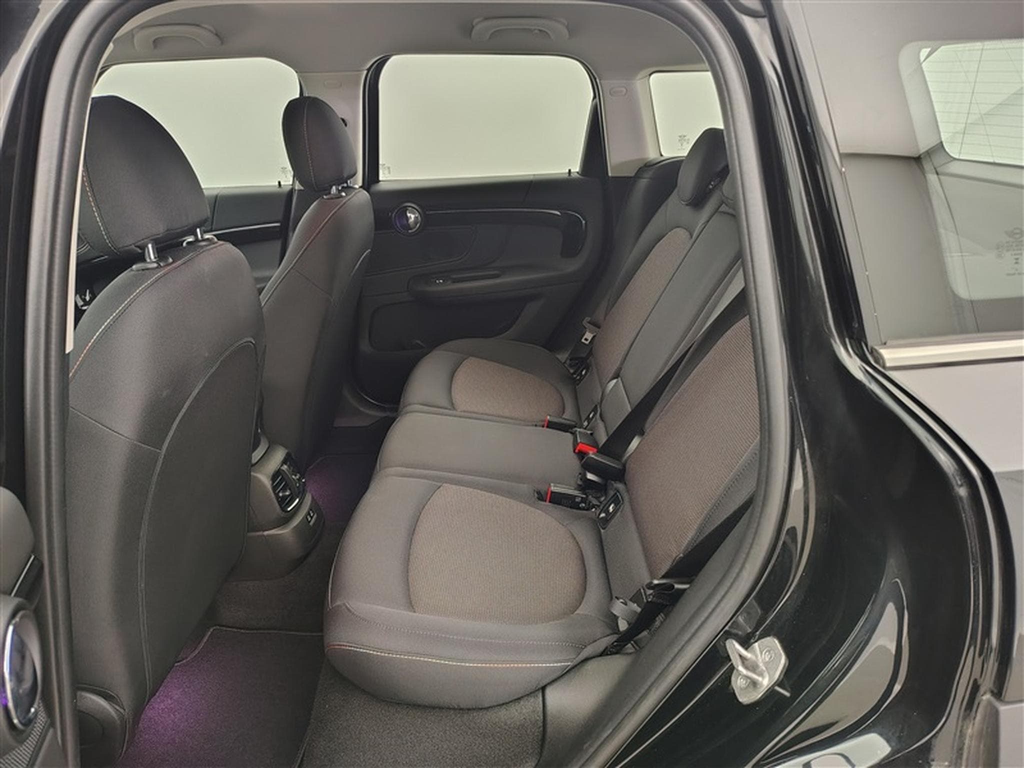MINI Countryman 1.5A PHEV Cooper SE ALL4/NAVI/FULL LED/JA17/PDC (2023) - Photo 13
