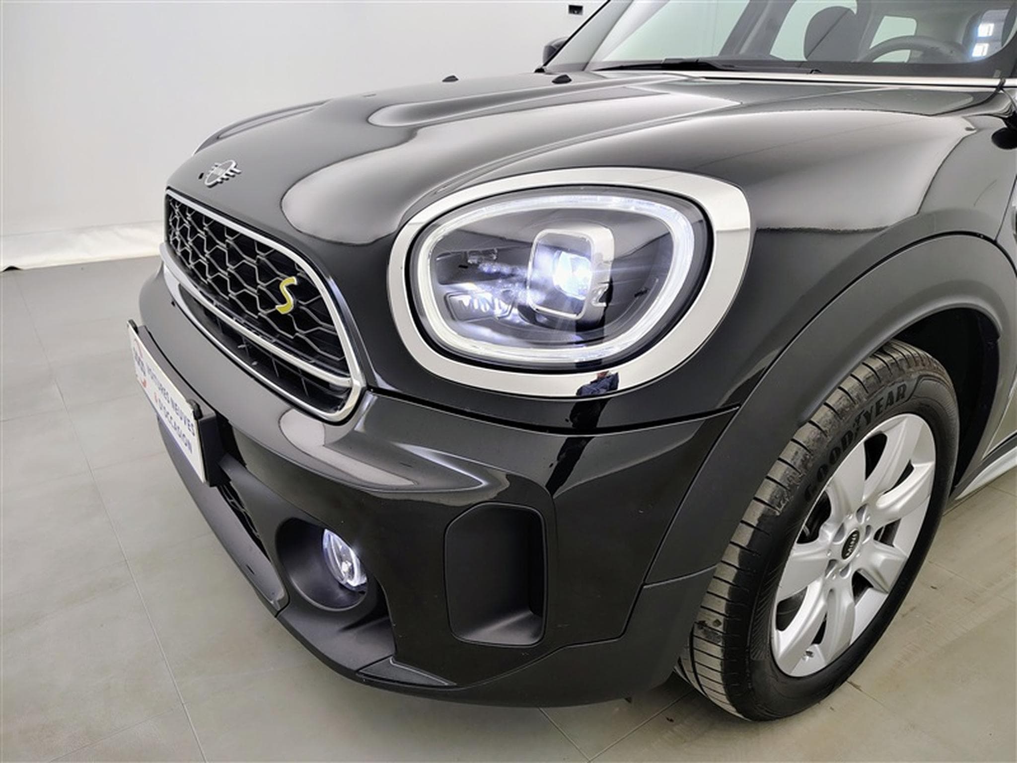 MINI Countryman 1.5A PHEV Cooper SE ALL4/NAVI/FULL LED/JA17/PDC (2023) - Photo 15
