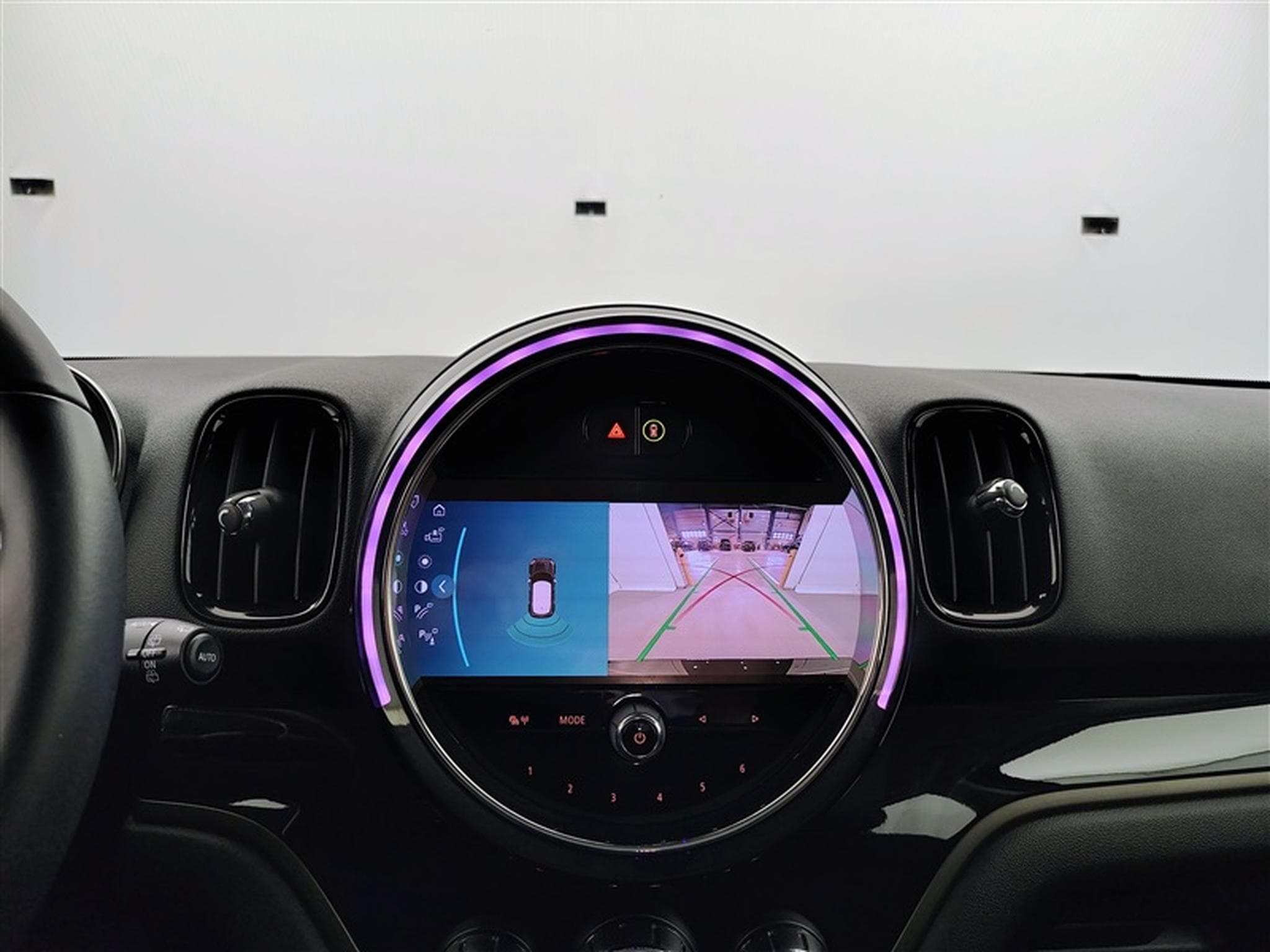 MINI Countryman 1.5A PHEV Cooper SE ALL4/NAVI/FULL LED/JA17/PDC (2023) - Photo 18