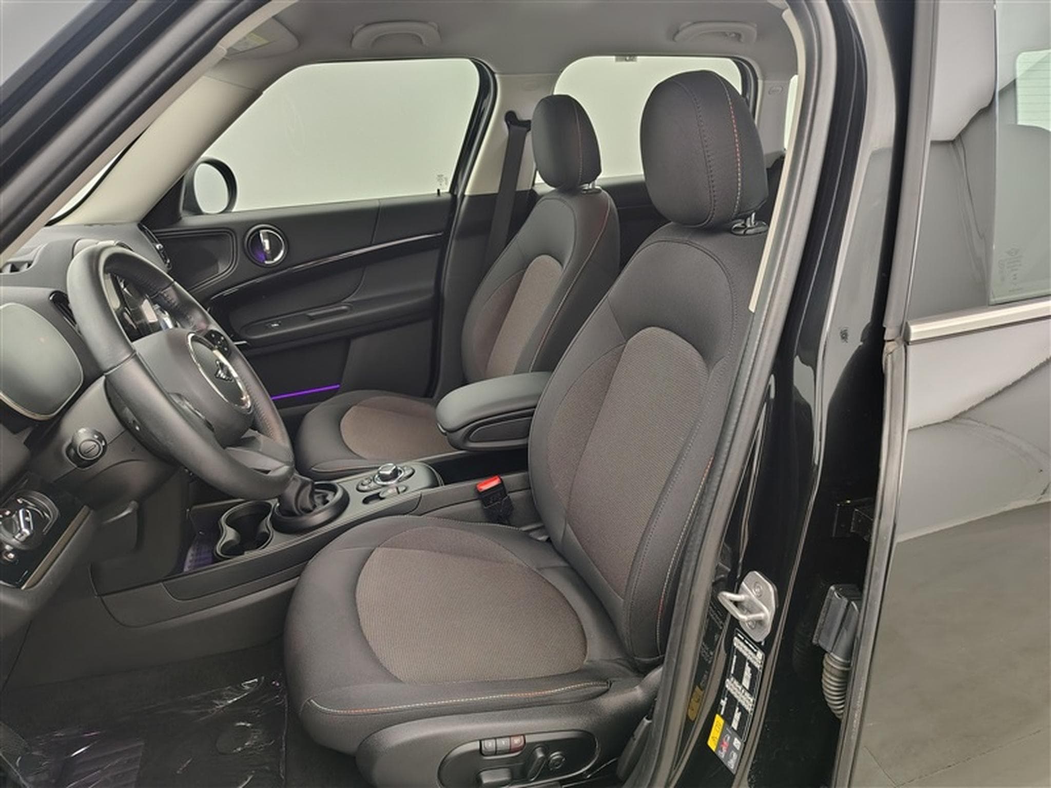MINI Countryman 1.5A PHEV Cooper SE ALL4/NAVI/FULL LED/JA17/PDC (2023) - Photo 7