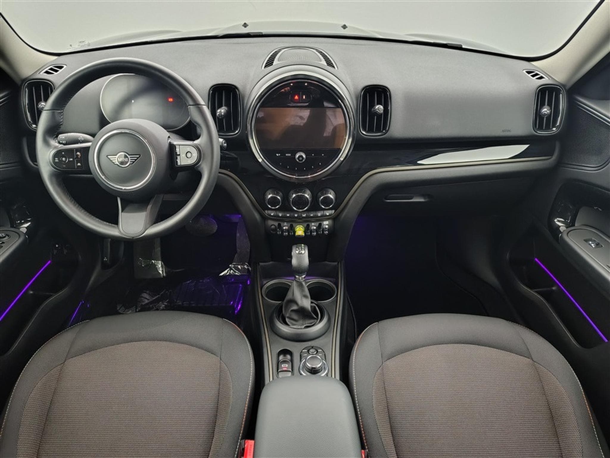MINI Countryman 1.5A PHEV Cooper SE ALL4/NAVI/FULL LED/JA17/PDC (2023) - Photo 8