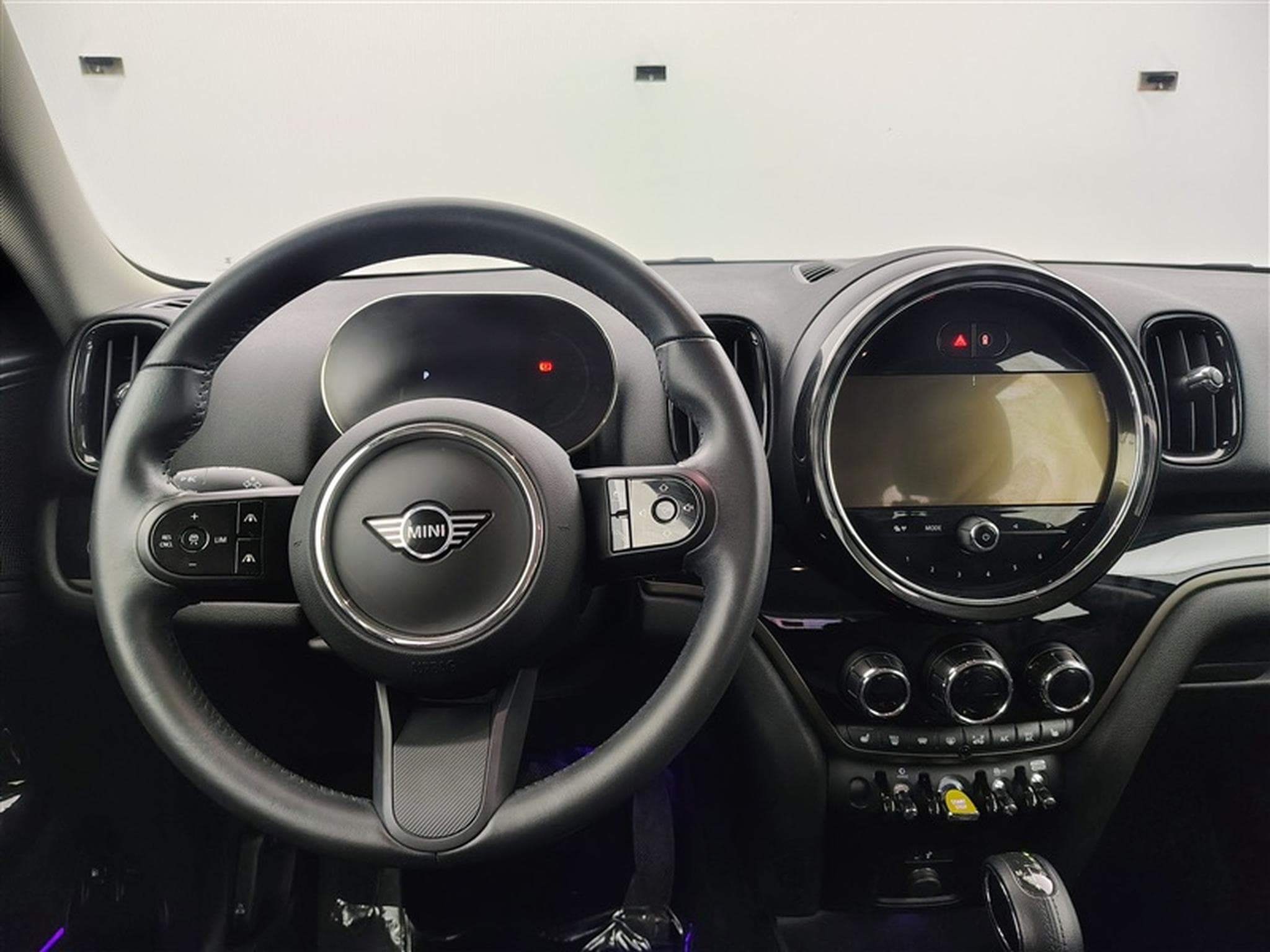MINI Countryman 1.5A PHEV Cooper SE ALL4/NAVI/FULL LED/JA17/PDC (2023) - Photo 9