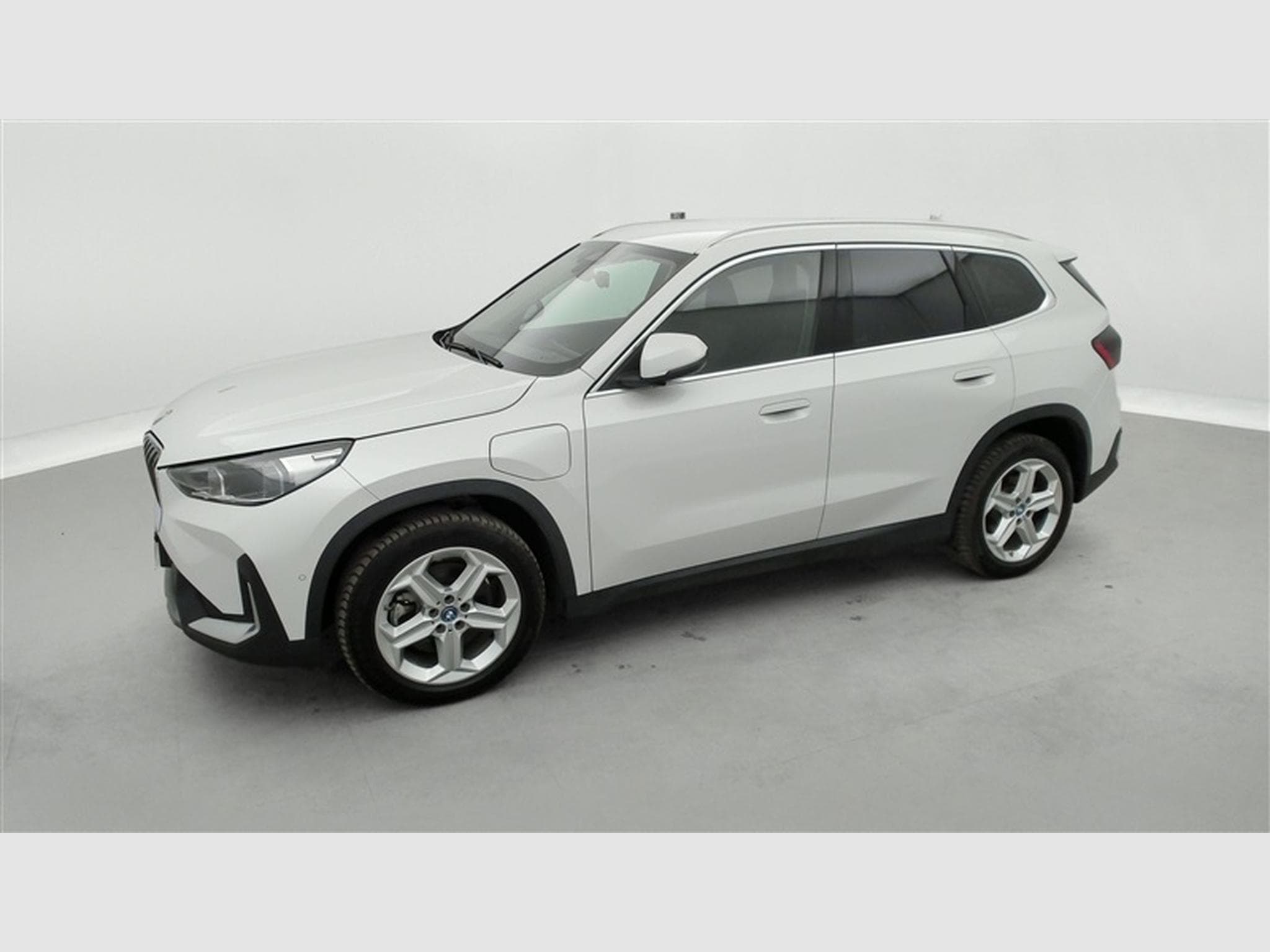 BMW X1 1.5iA PHEV 180 xDrive25e NAVI / FULL LED (2024) - Photo 22