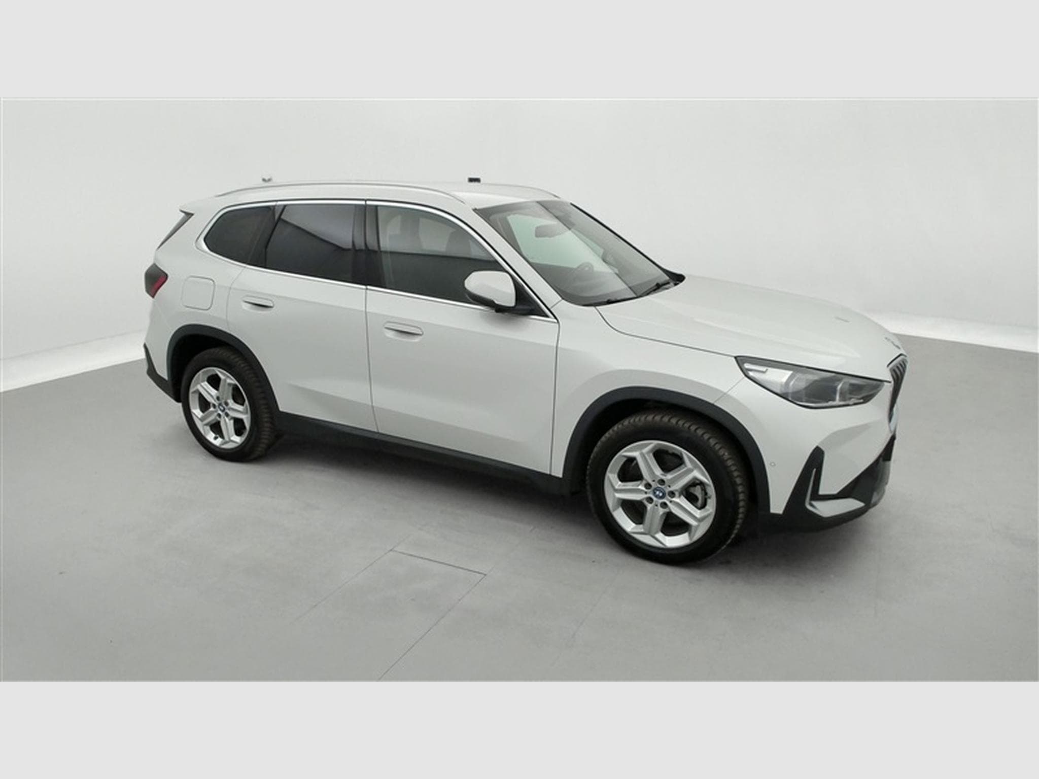 BMW X1 1.5iA PHEV 180 xDrive25e NAVI / FULL LED (2024) - Photo 24