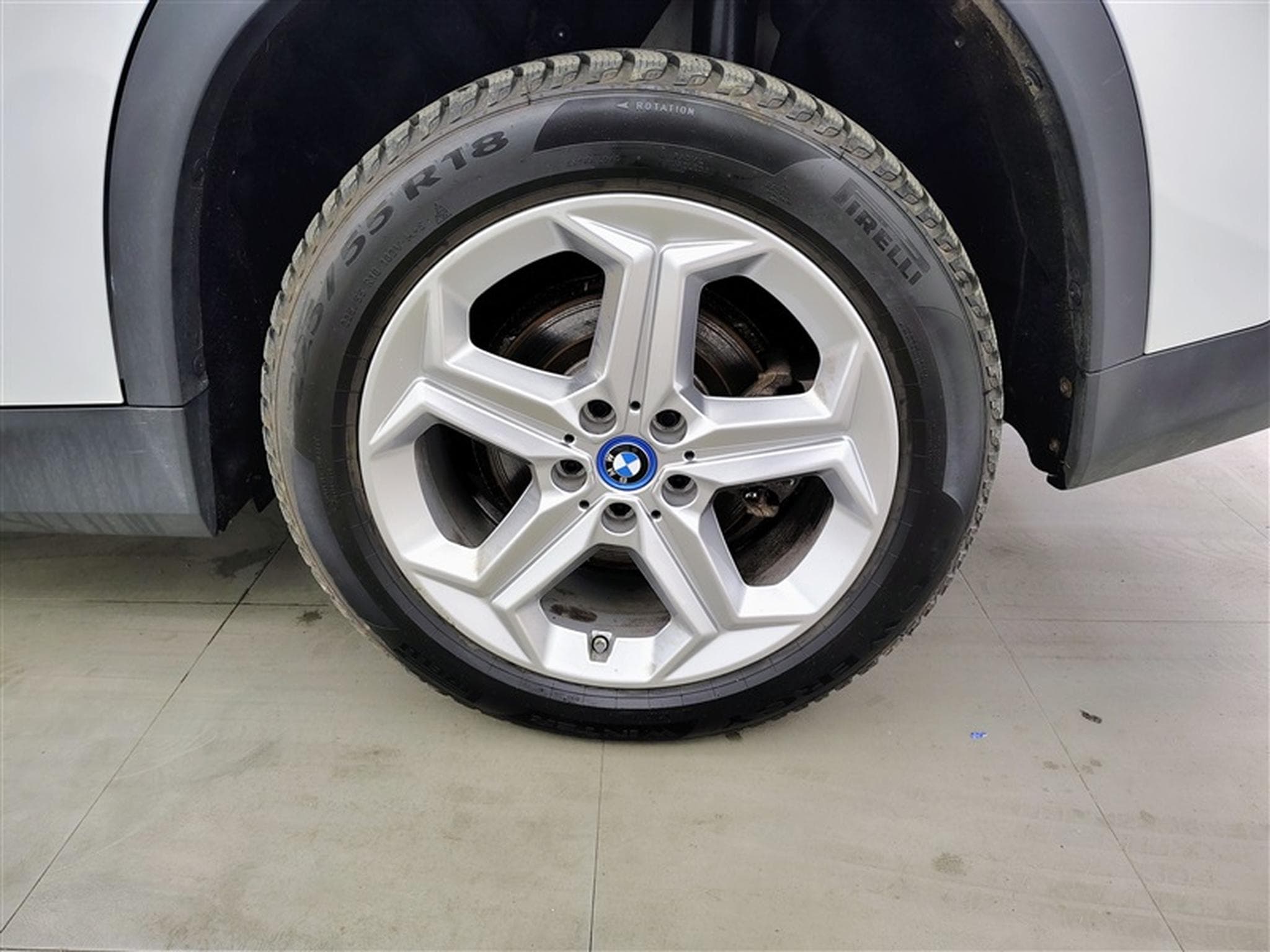 BMW X1 1.5iA PHEV 180 xDrive25e NAVI / FULL LED (2024) - Photo 6