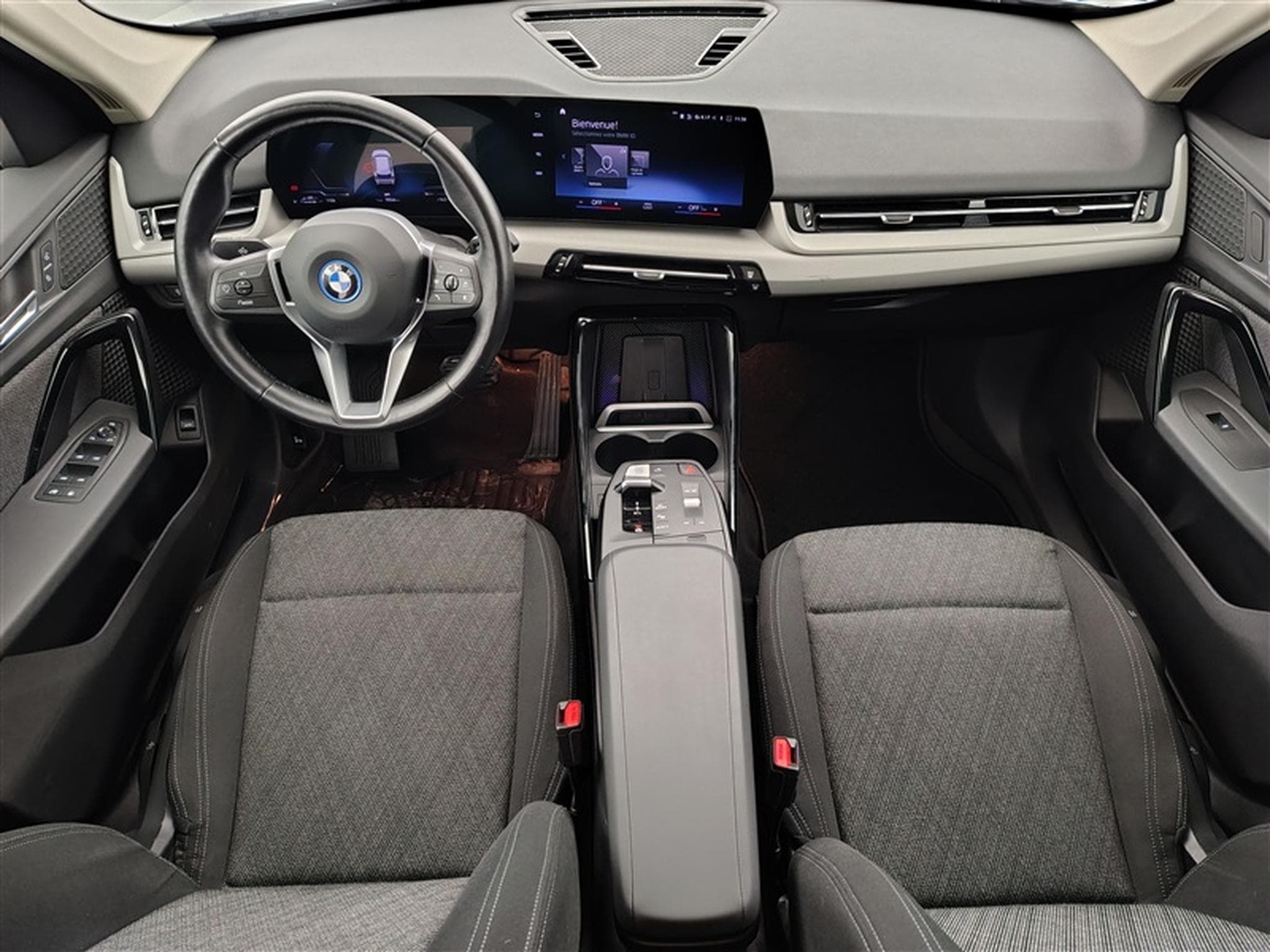 BMW X1 1.5iA PHEV 180 xDrive25e NAVI / FULL LED (2024) - Photo 8