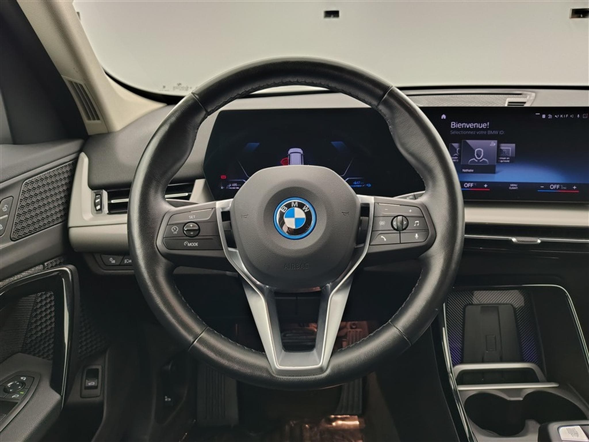 BMW X1 1.5iA PHEV 180 xDrive25e NAVI / FULL LED (2024) - Photo 9