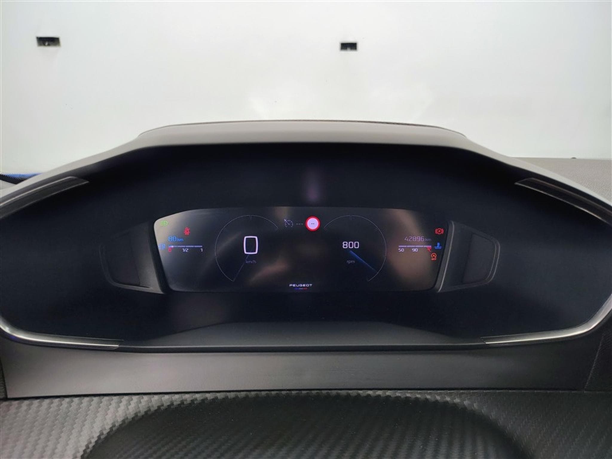 Peugeot 2008 1.2 PureTech Allure NAVI / FULL LED / CARPLAY / S-CUIR (2024) - Photo 10