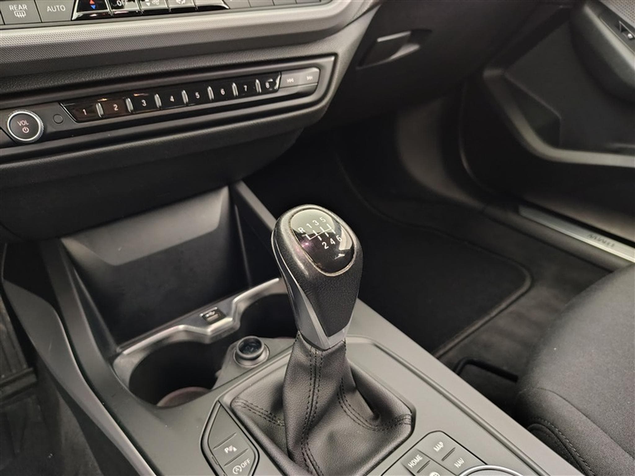BMW 116 116 d Business NAVI/FULL LED/JA/PDC (2022) - Photo 12