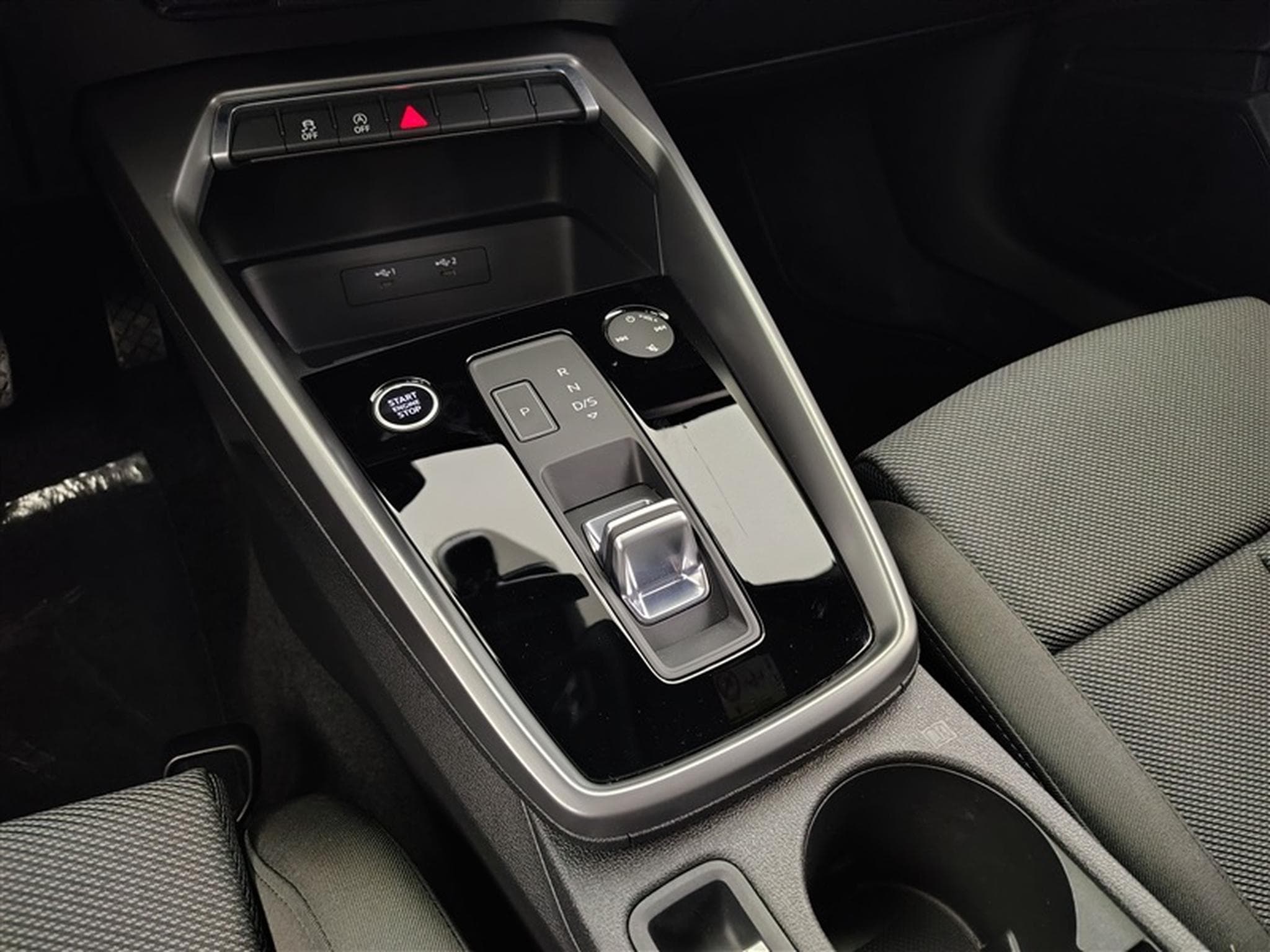 Audi A3 30 TFSI Advanced S tronic Navi / Led / PDC (2023) - Photo 12
