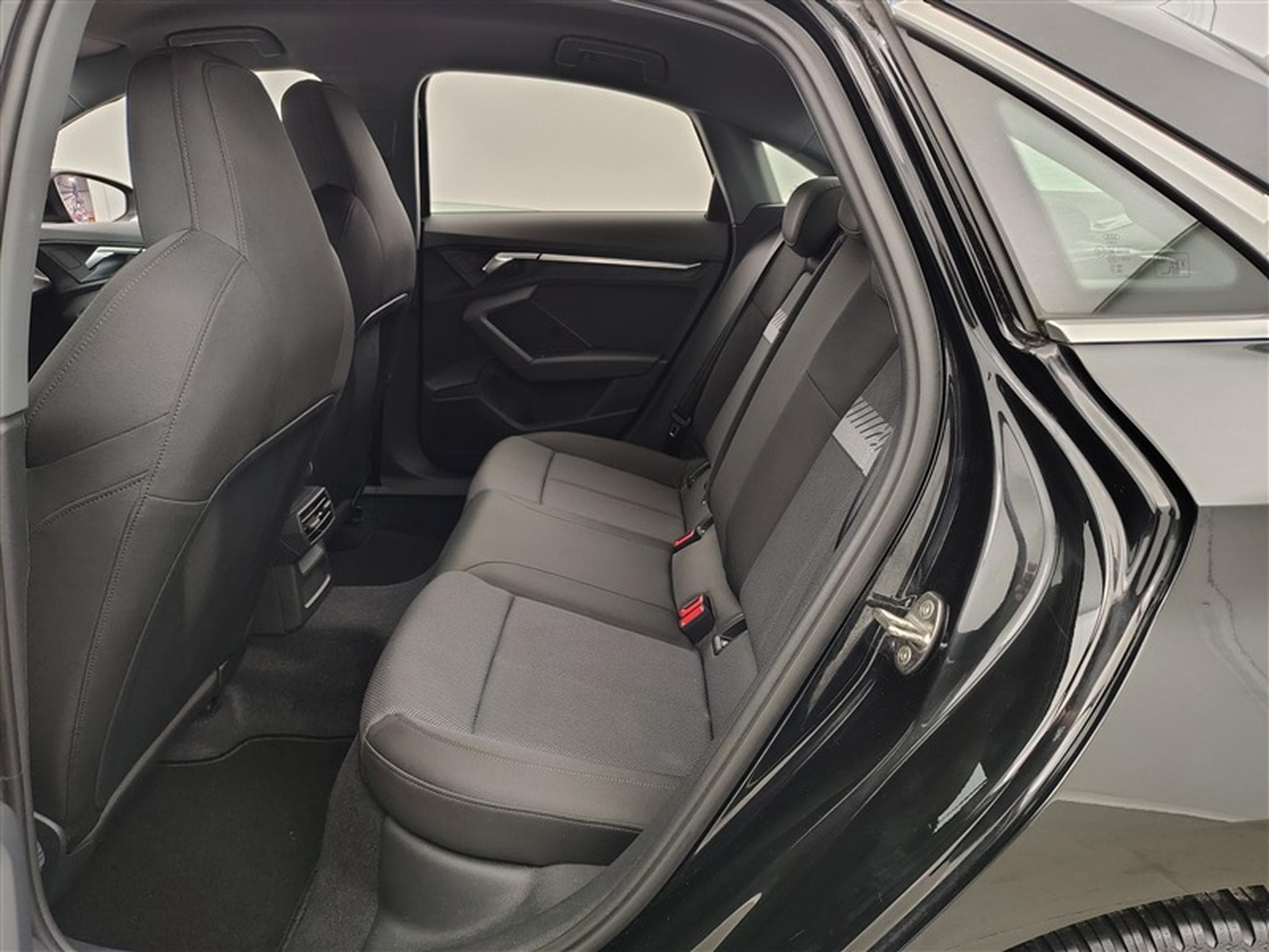 Audi A3 30 TFSI Advanced S tronic Navi / Led / PDC (2023) - Photo 13