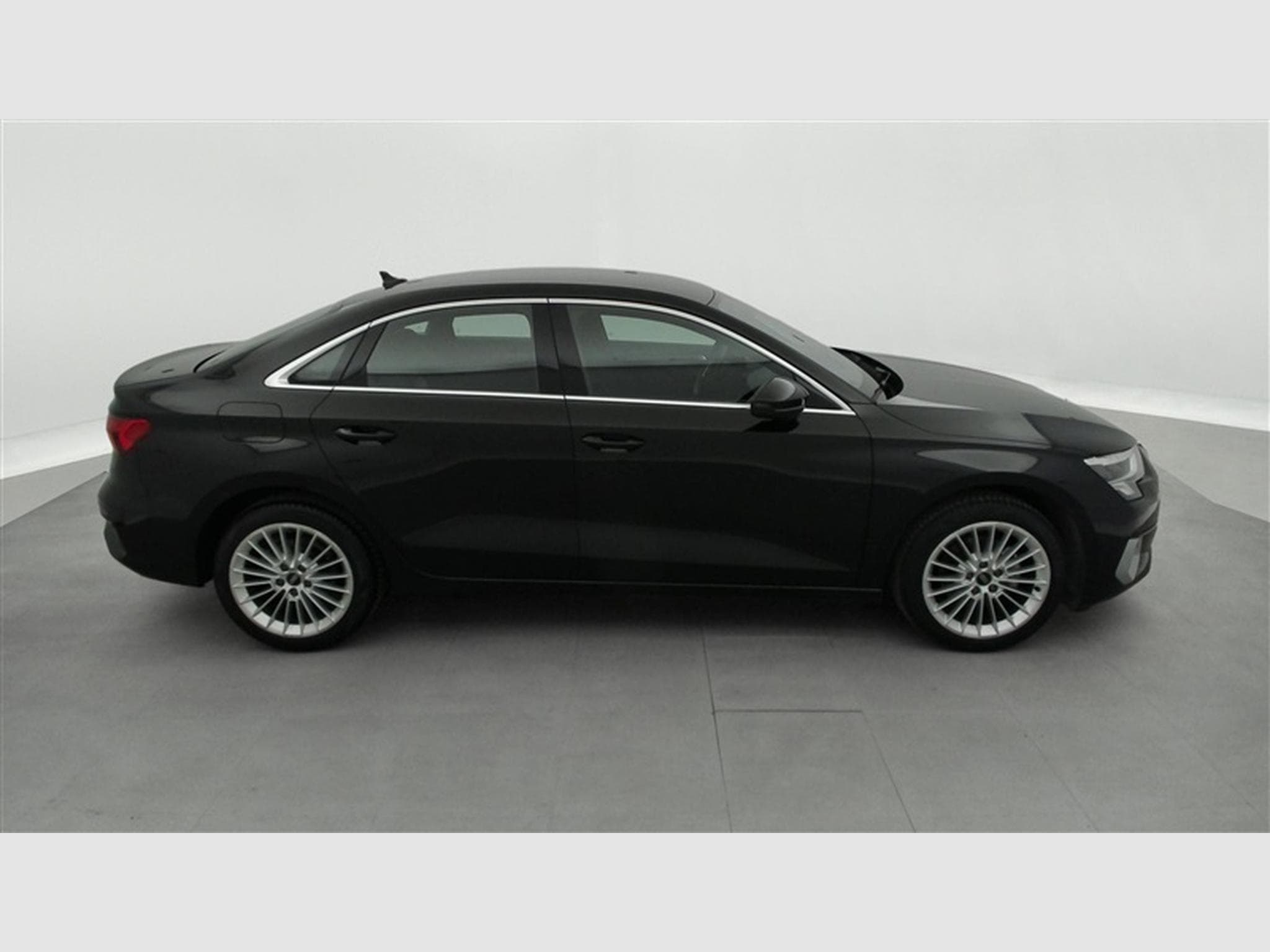 Audi A3 30 TFSI Advanced S tronic Navi / Led / PDC (2023) - Photo 23