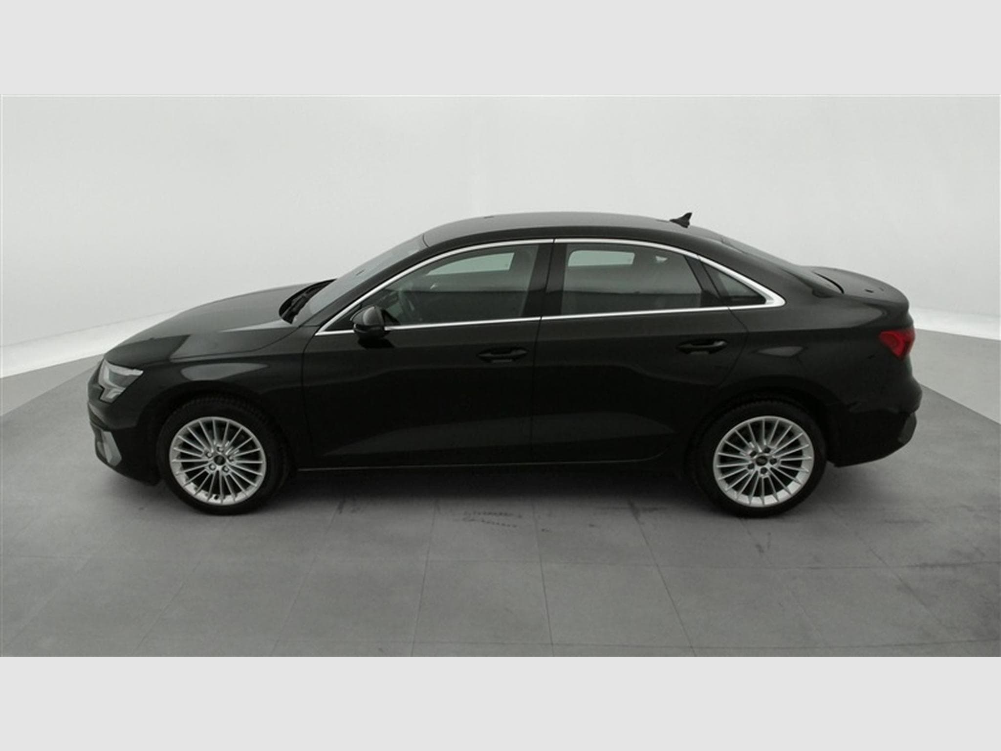 Audi A3 30 TFSI Advanced S tronic Navi / Led / PDC (2023) - Photo 3
