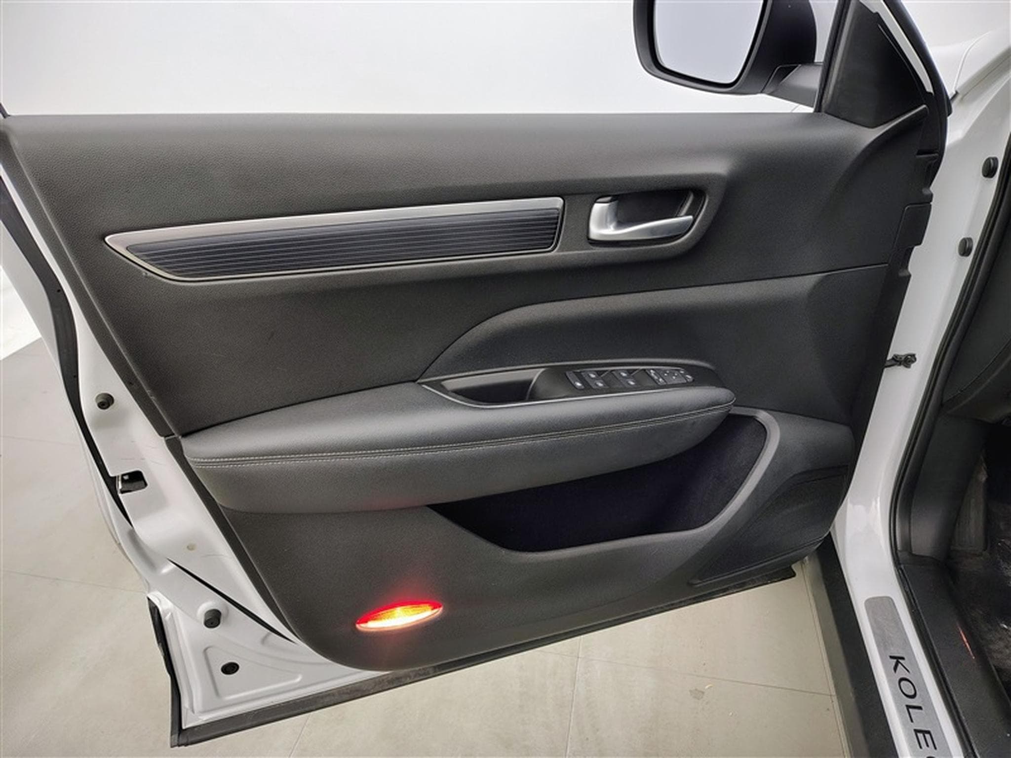 Renault Koleos 2.0 dCi X-Tronic *NAVI/CUIR/FULL LED/T.PANO/CAM/JA18* (2023) - Photo 17