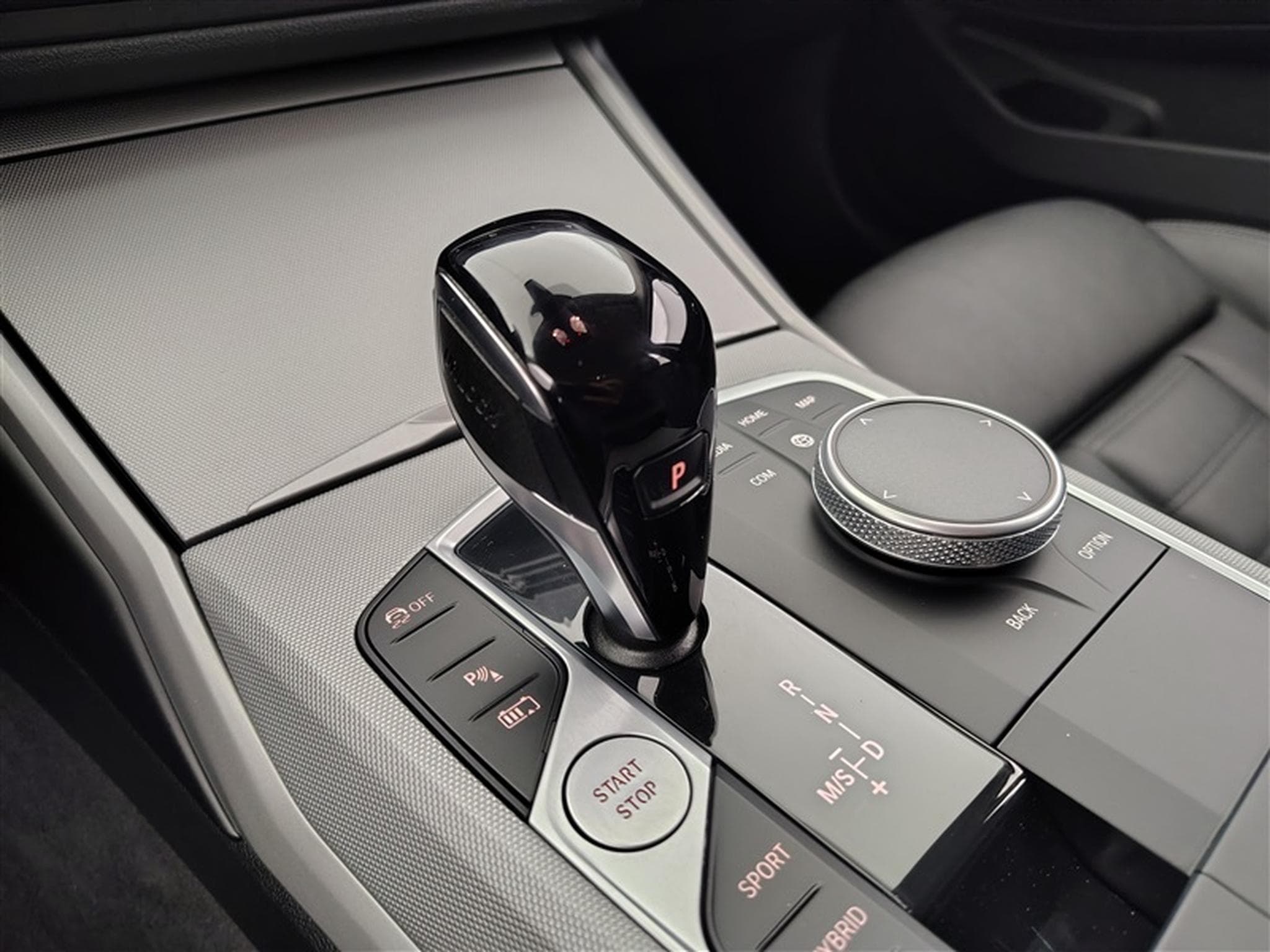 BMW 320 eA Touring PHEV Cuir / Navi / Led / PDC+Caméra (2022) - Photo 12