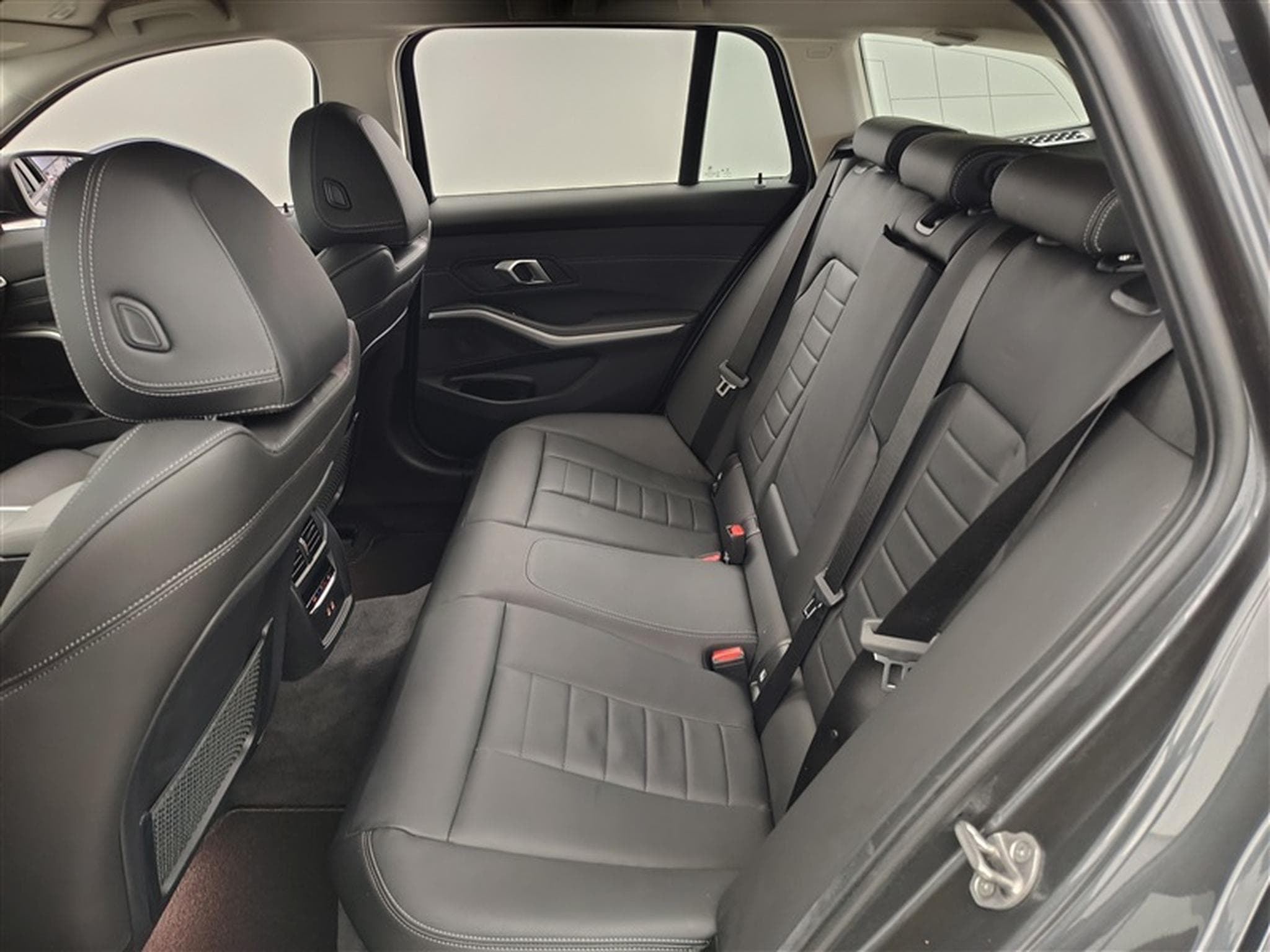 BMW 320 eA Touring PHEV Cuir / Navi / Led / PDC+Caméra (2022) - Photo 13
