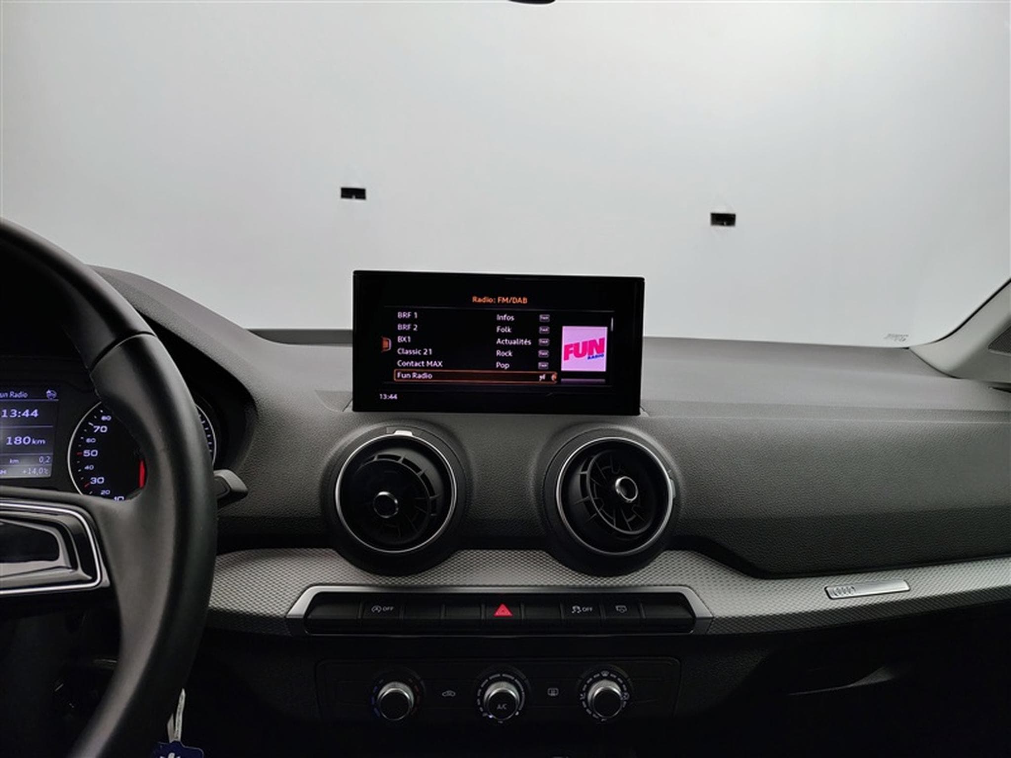 Audi Q2 30 TFSI Advanced (2022) - Photo 11