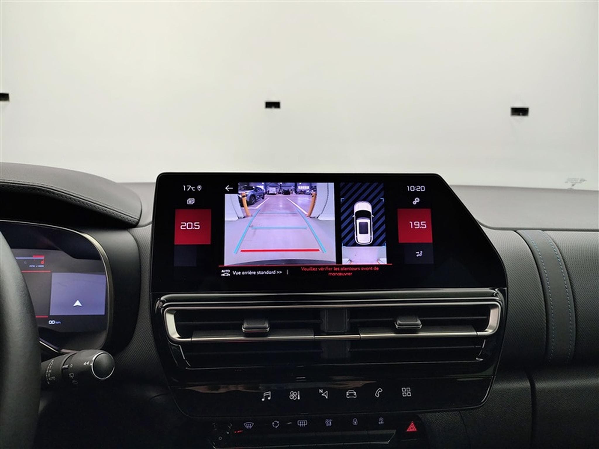 Citroen C5 Aircross 1.2 PureTech 130cv Plus NAVI / CARPLAY / CAMERA (2024) - Photo 17