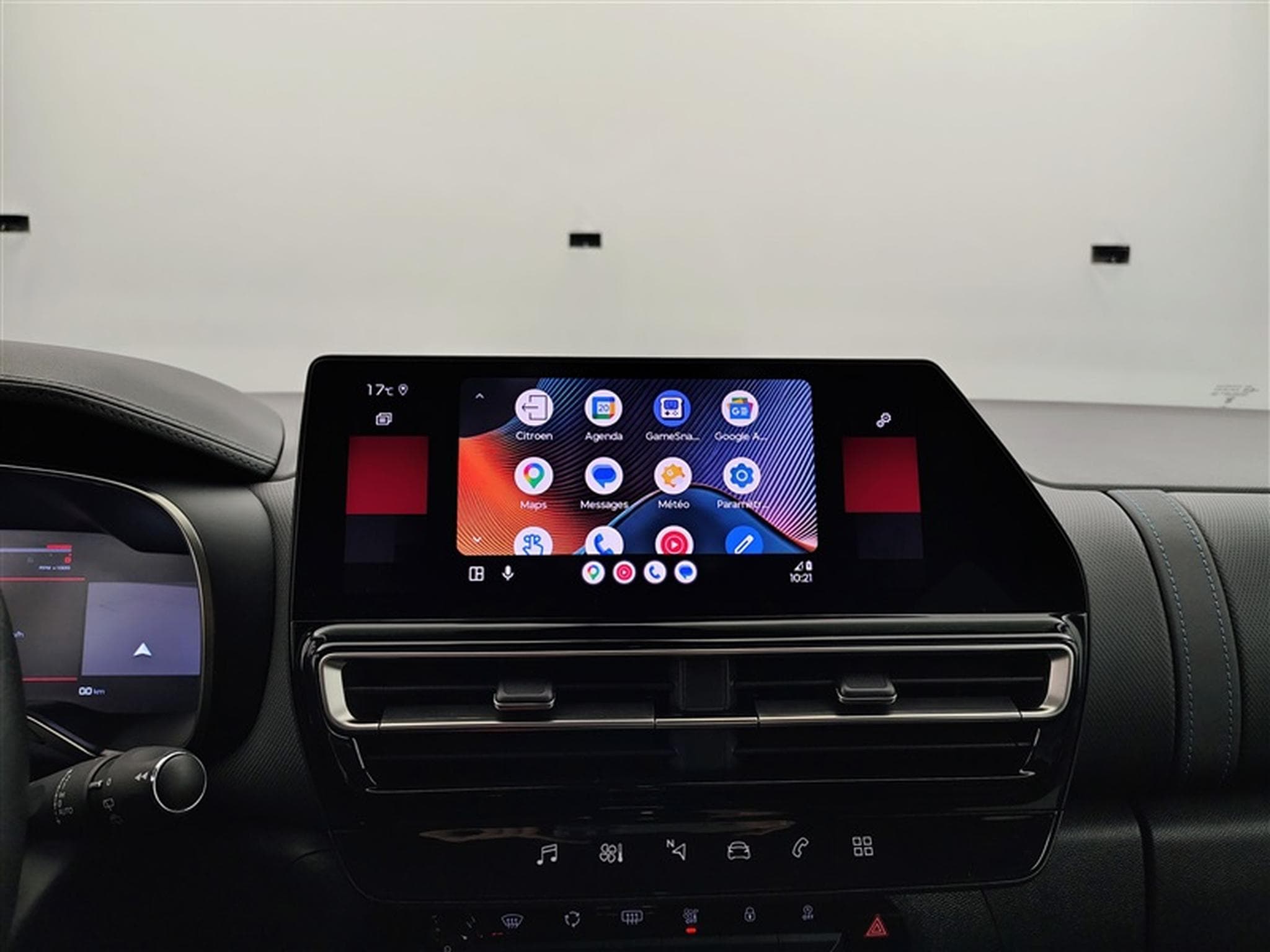 Citroen C5 Aircross 1.2 PureTech 130cv Plus NAVI / CARPLAY / CAMERA (2024) - Photo 19