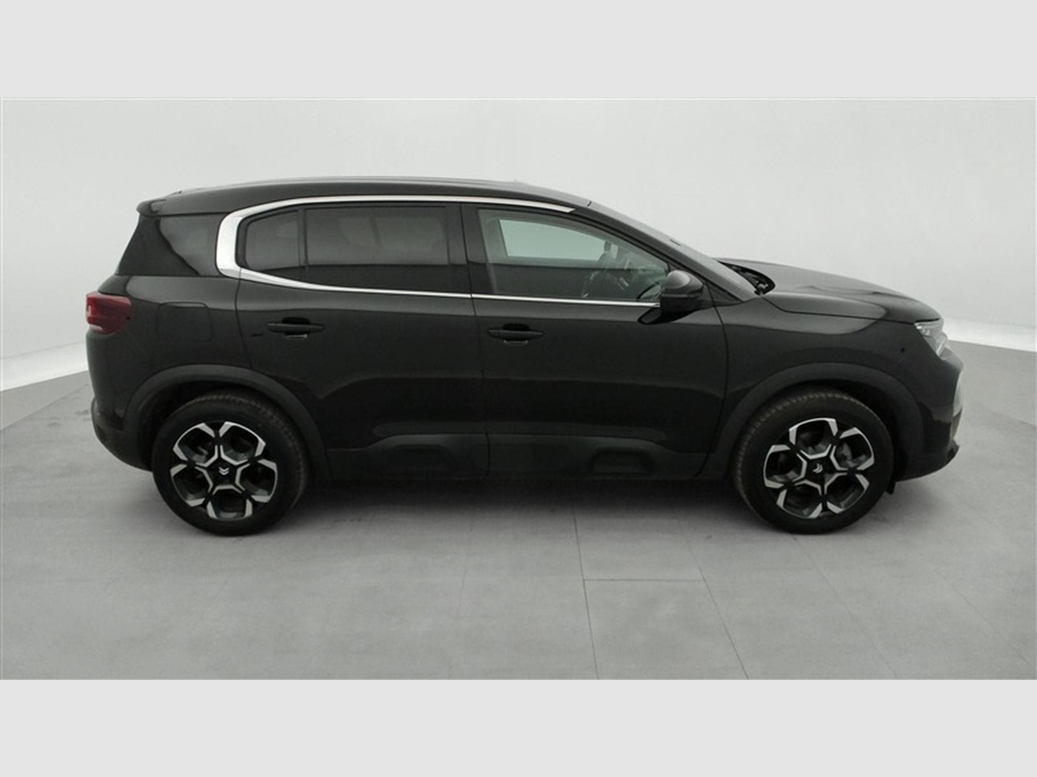 Citroen C5 Aircross 1.2 PureTech 130cv Plus NAVI / CARPLAY / CAMERA (2024) - Photo 23