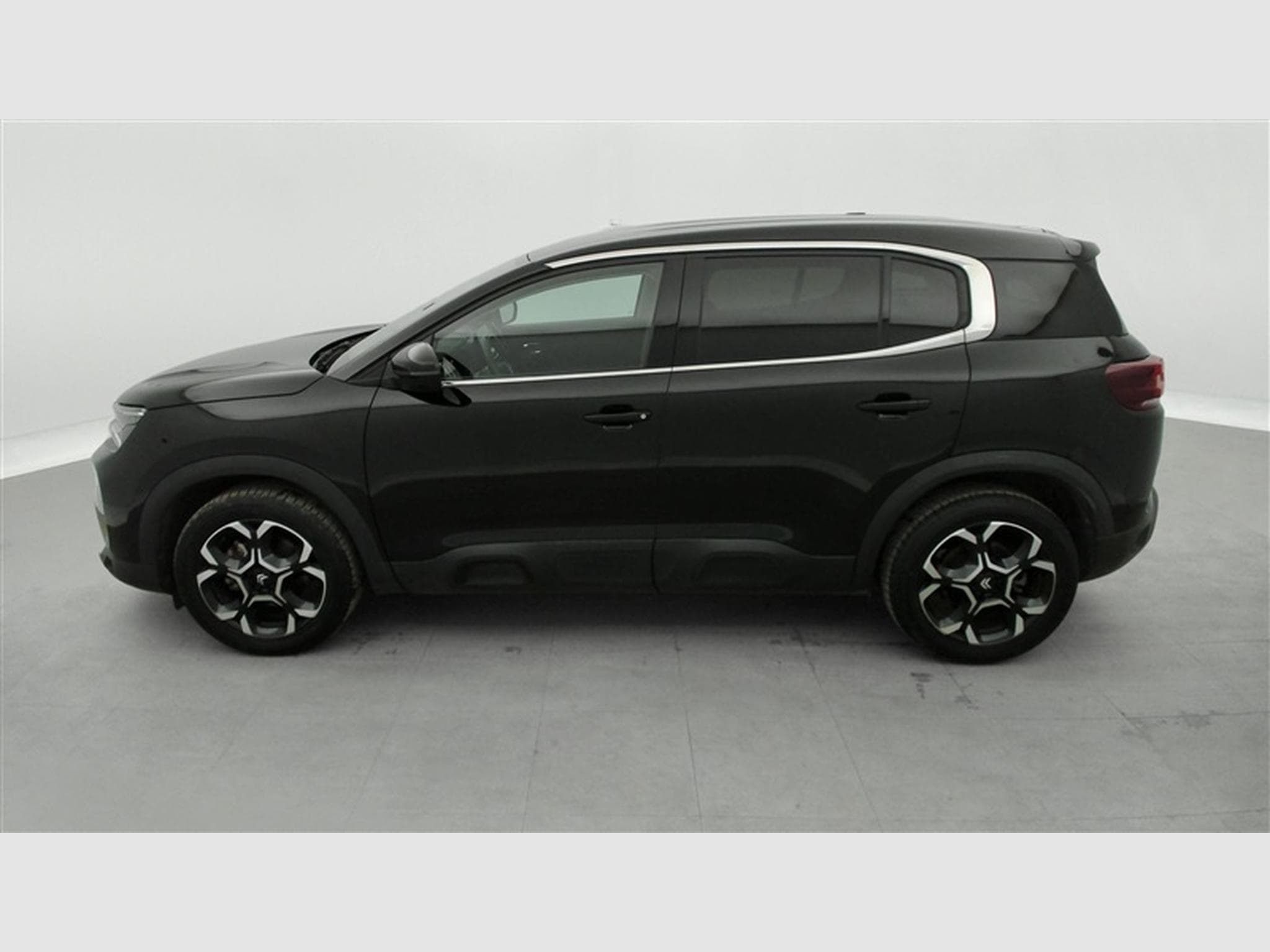 Citroen C5 Aircross 1.2 PureTech 130cv Plus NAVI / CARPLAY / CAMERA (2024) - Photo 3