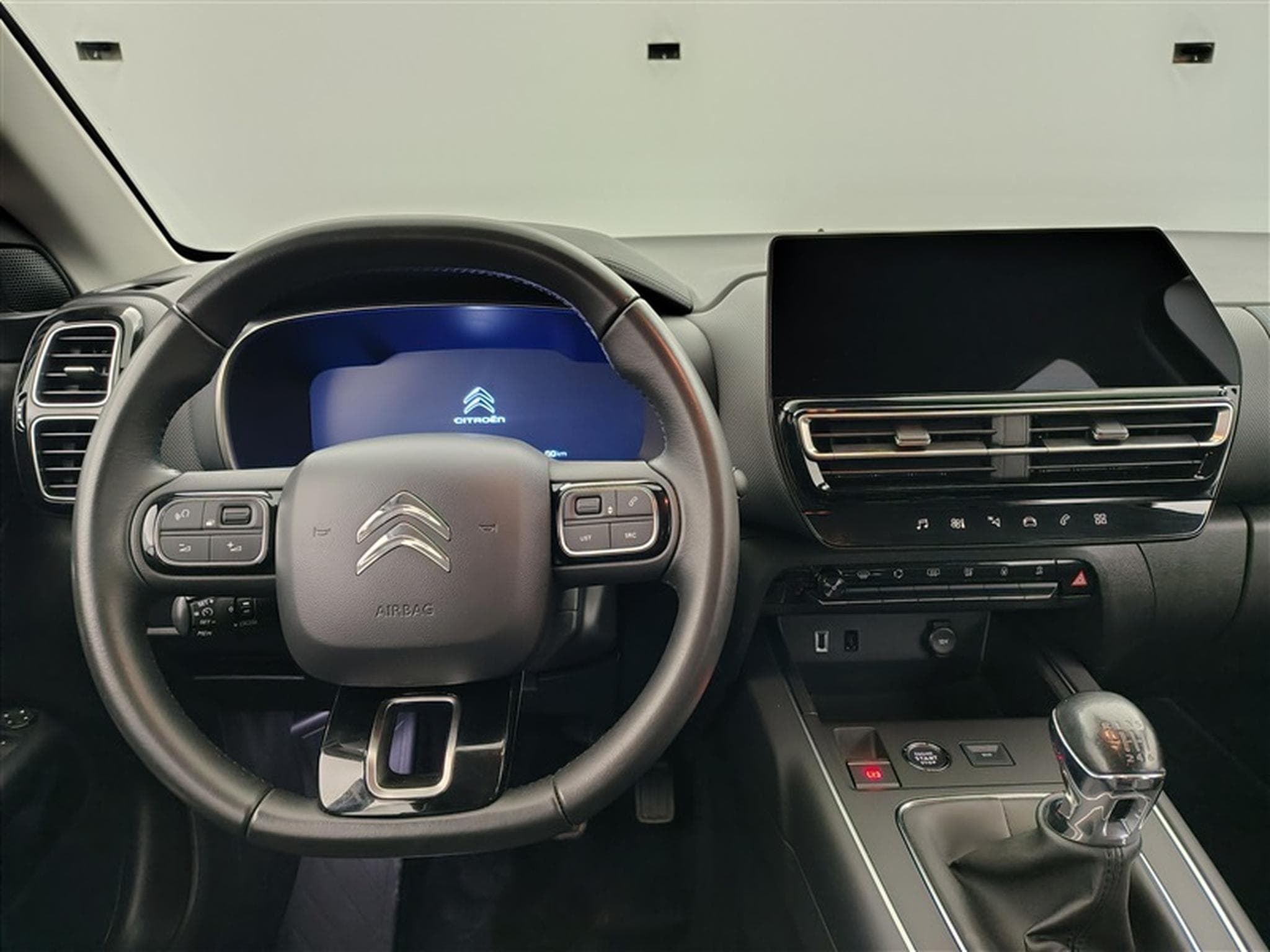 Citroen C5 Aircross 1.2 PureTech 130cv Plus NAVI / CARPLAY / CAMERA (2024) - Photo 9