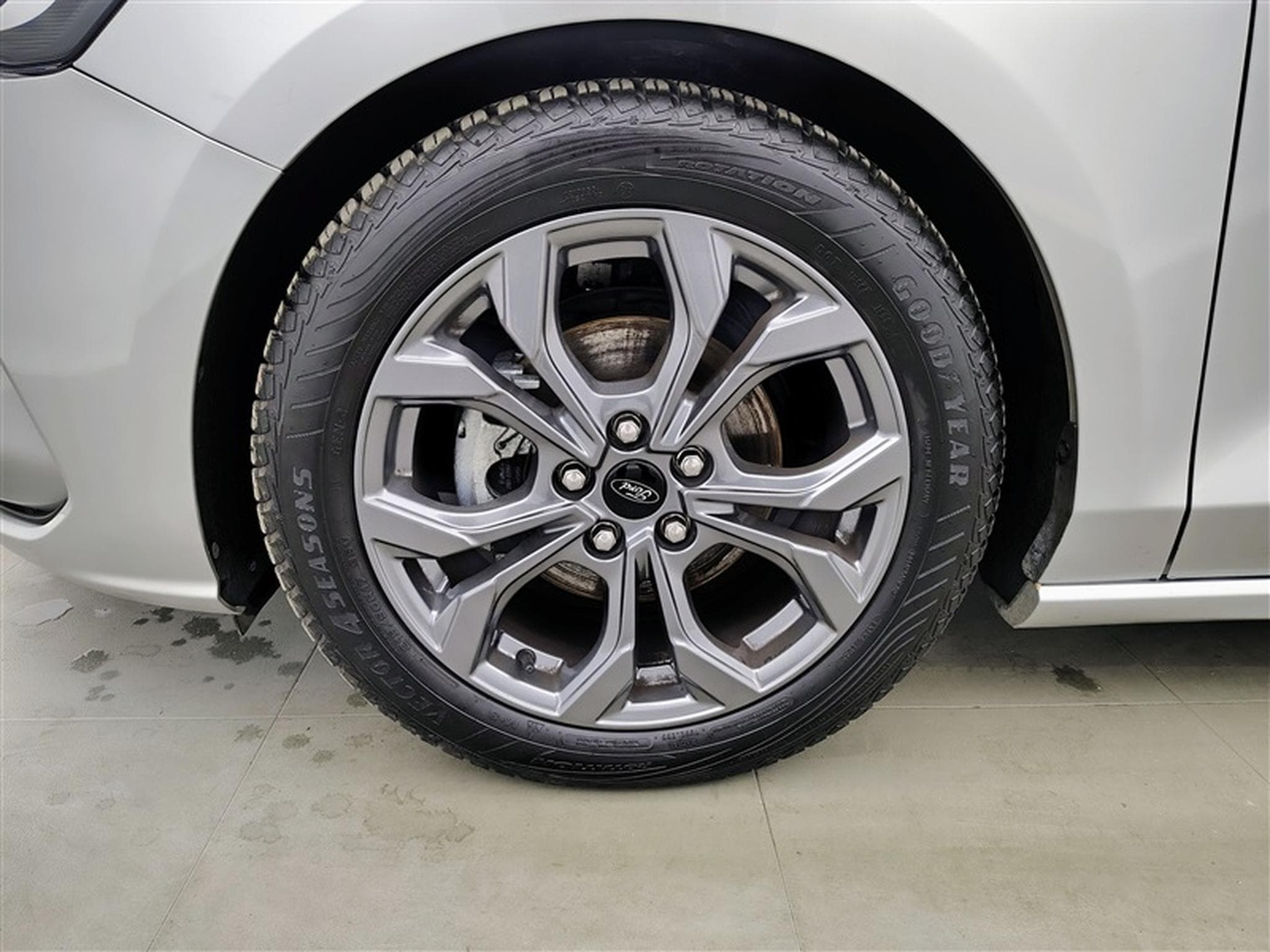 Ford Focus SW 1.5 EcoBlue 115cv PowerShift ST-Line NAVI / FULL LED (2025) - Photo 6