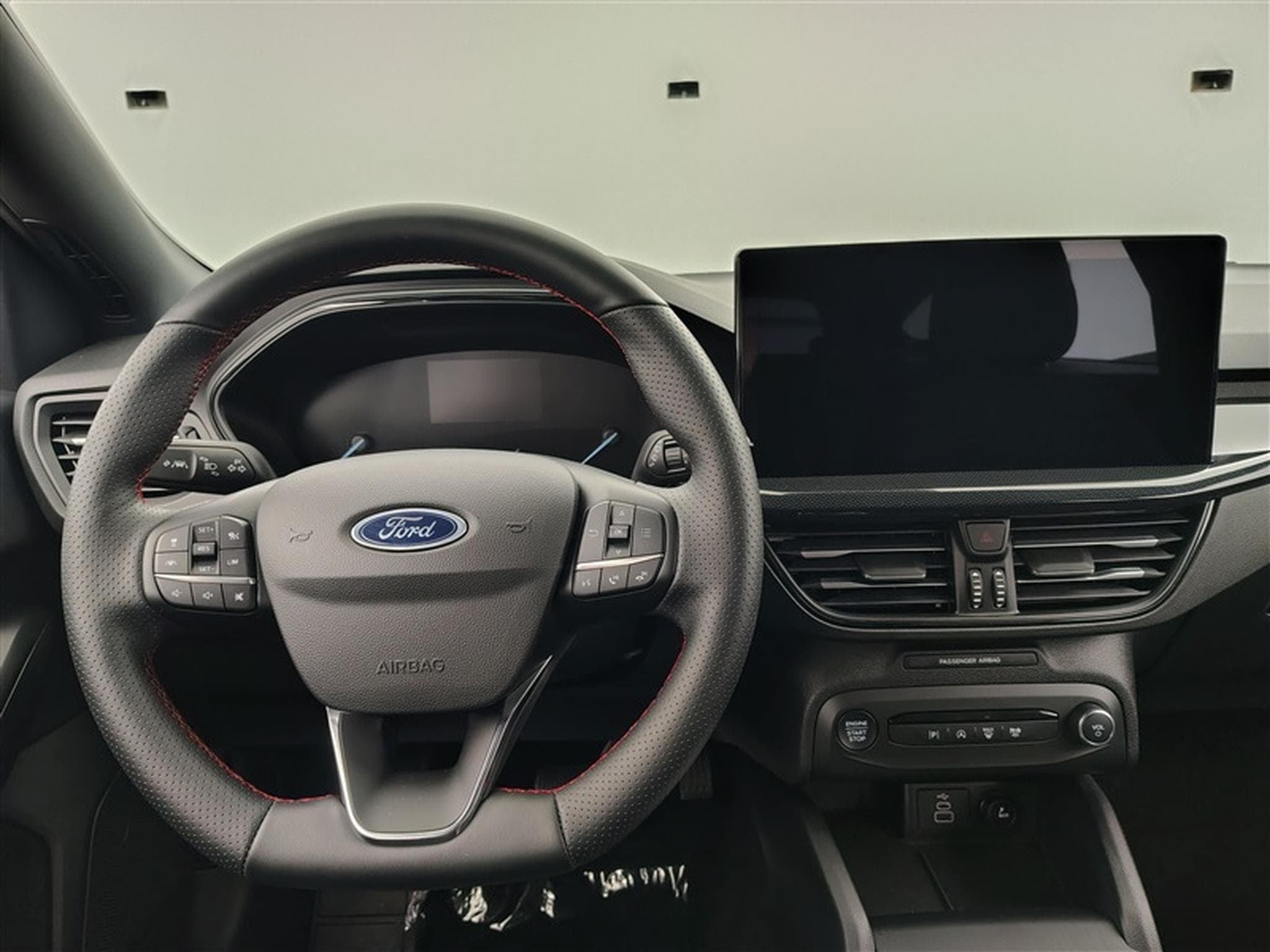 Ford Focus SW 1.5 EcoBlue 115cv PowerShift ST-Line NAVI / FULL LED (2025) - Photo 9