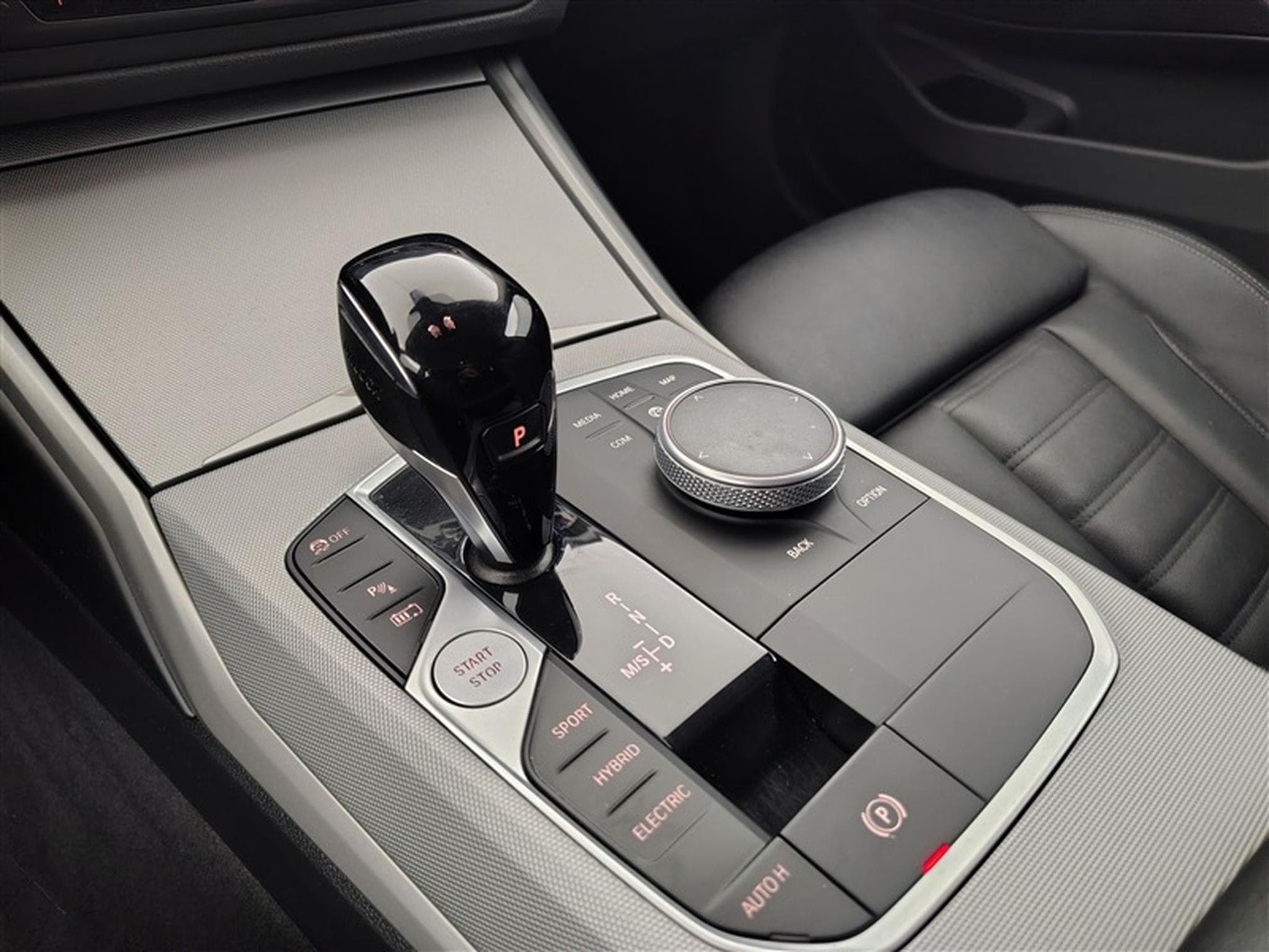 BMW 320 Touring 320eA PHEV Cuir / Navi / Led (2022) - Photo 12