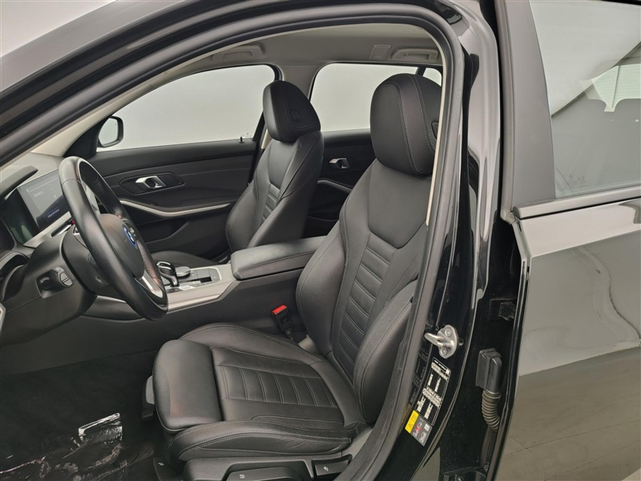 BMW 320 Touring 320eA PHEV Cuir / Navi / Led (2022) - Photo 7
