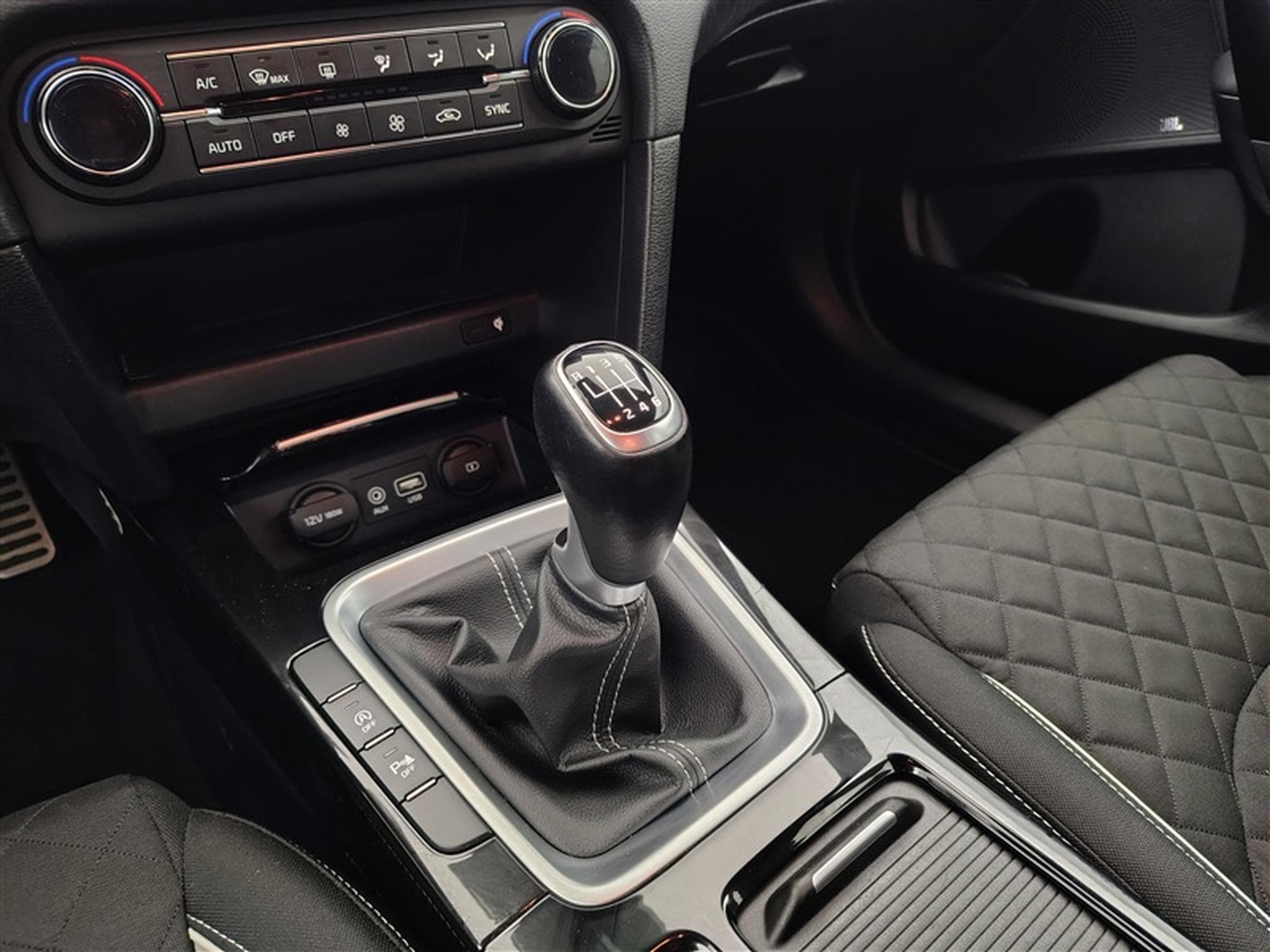 Kia ProCeed 1.0 TGDI GT Line - NAVI/ CAMERA (2019) - Photo 12