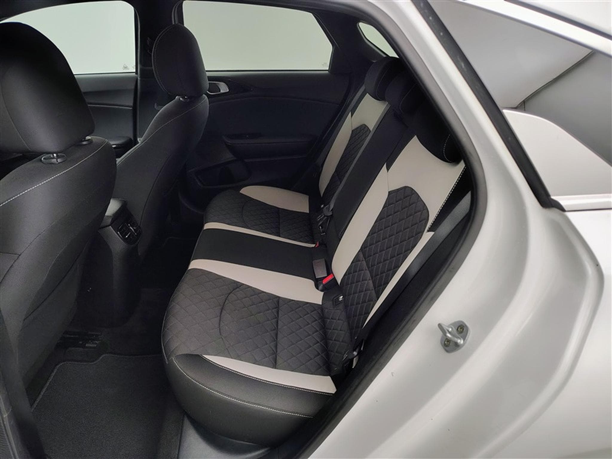 Kia ProCeed 1.0 TGDI GT Line - NAVI/ CAMERA (2019) - Photo 13
